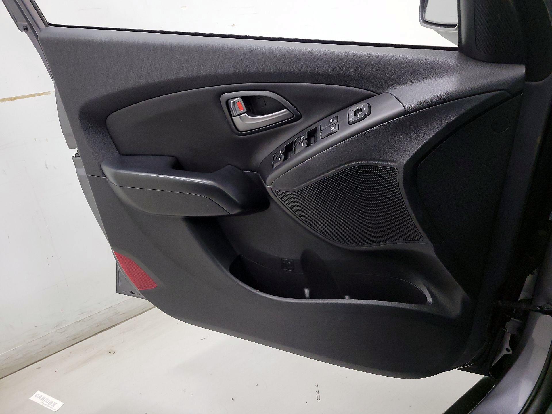 Thumbnail: 2014 Hyundai Tucson - 12