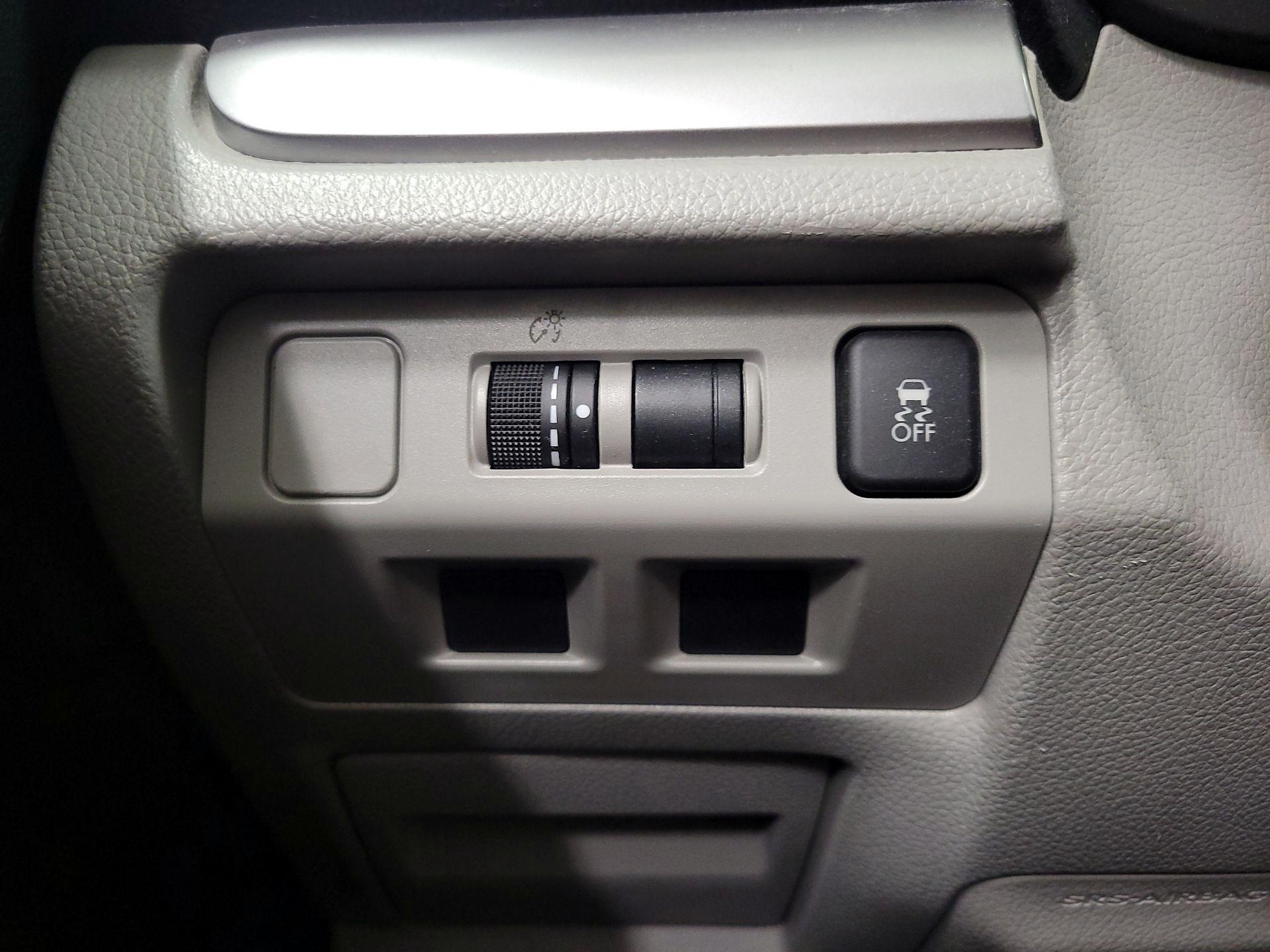 Thumbnail: 2017 Subaru Forester - 13