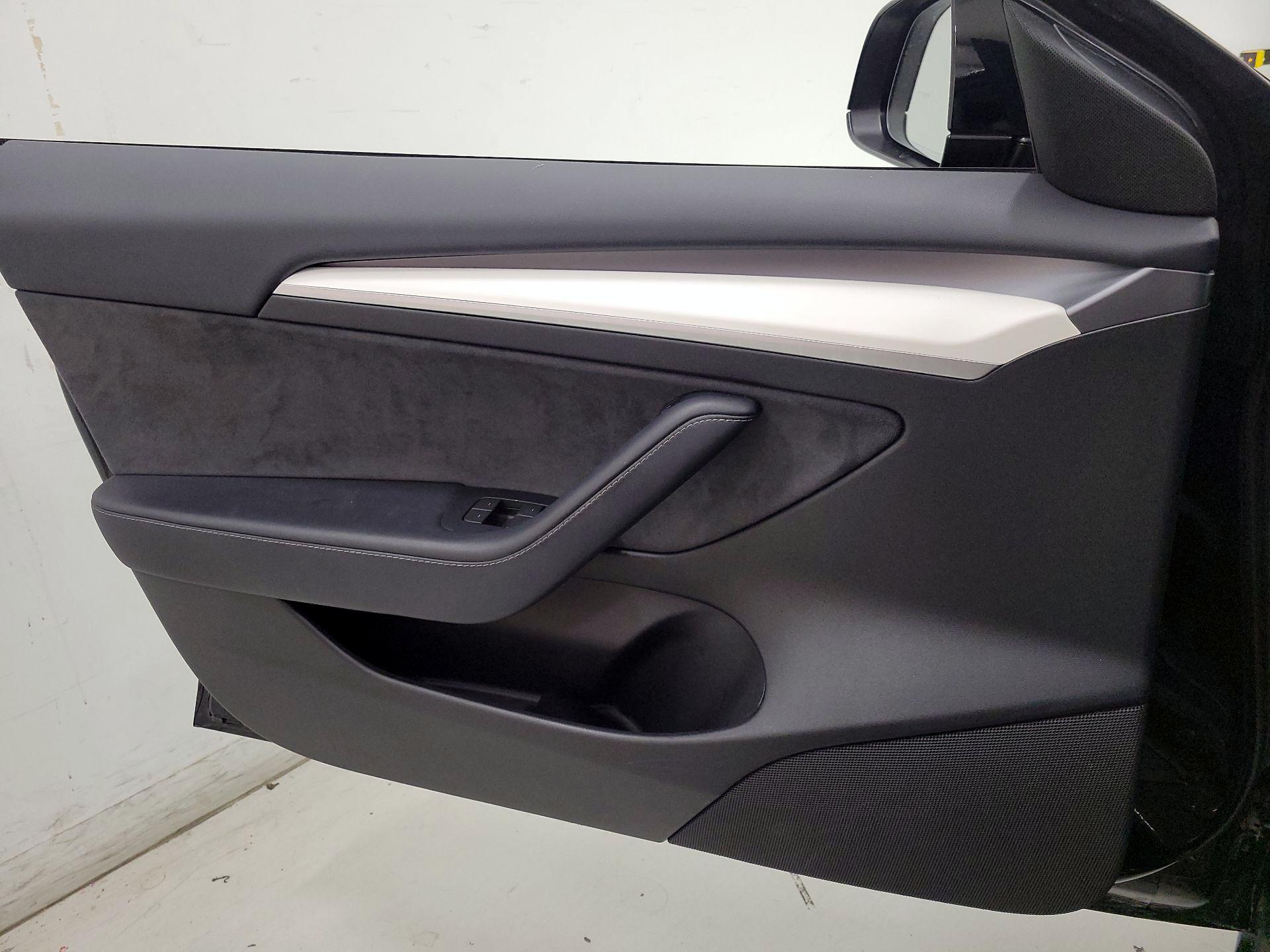 Thumbnail: 2023 Tesla Model 3 - 12