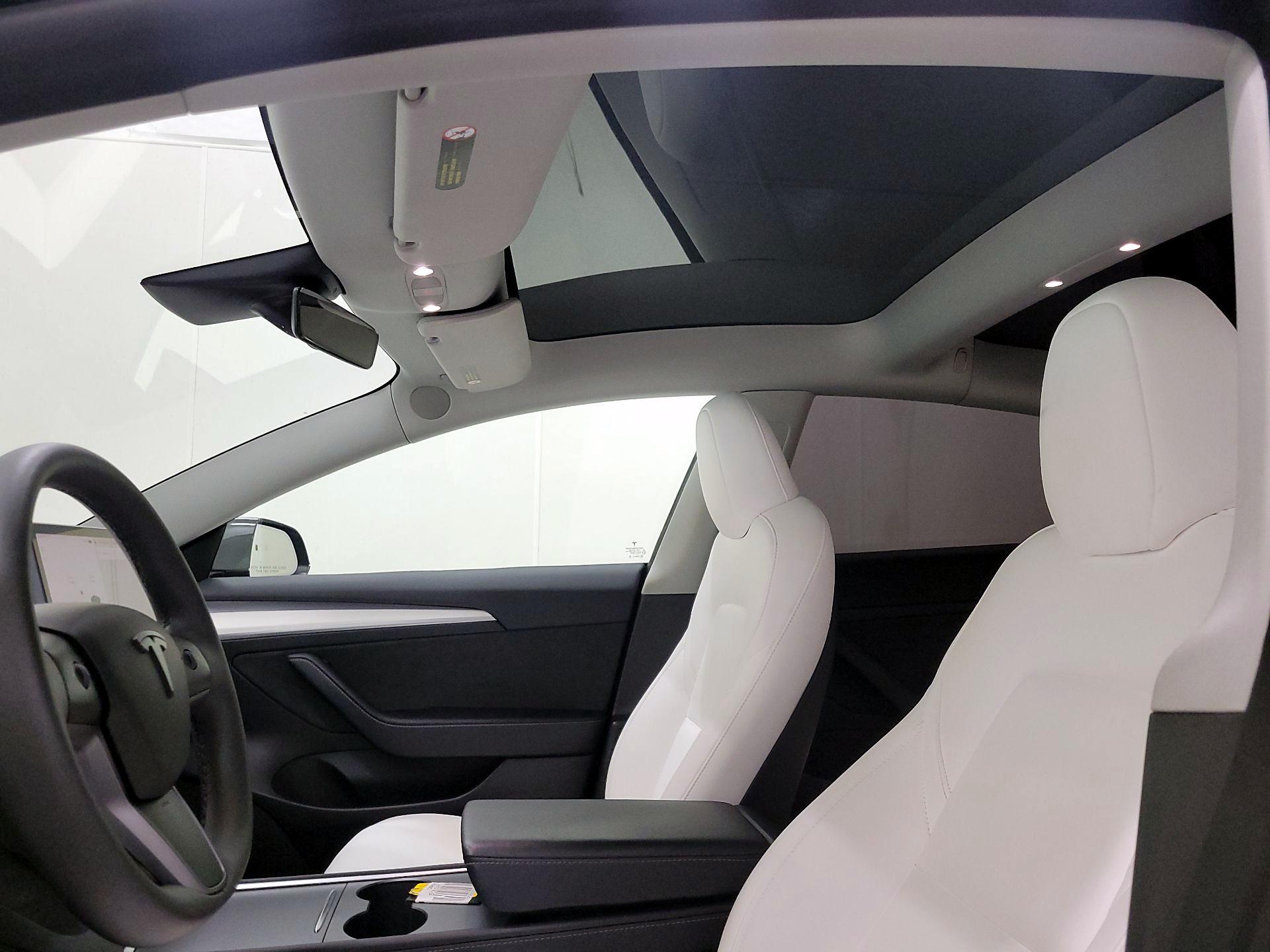 Thumbnail: 2023 Tesla Model 3 - 18