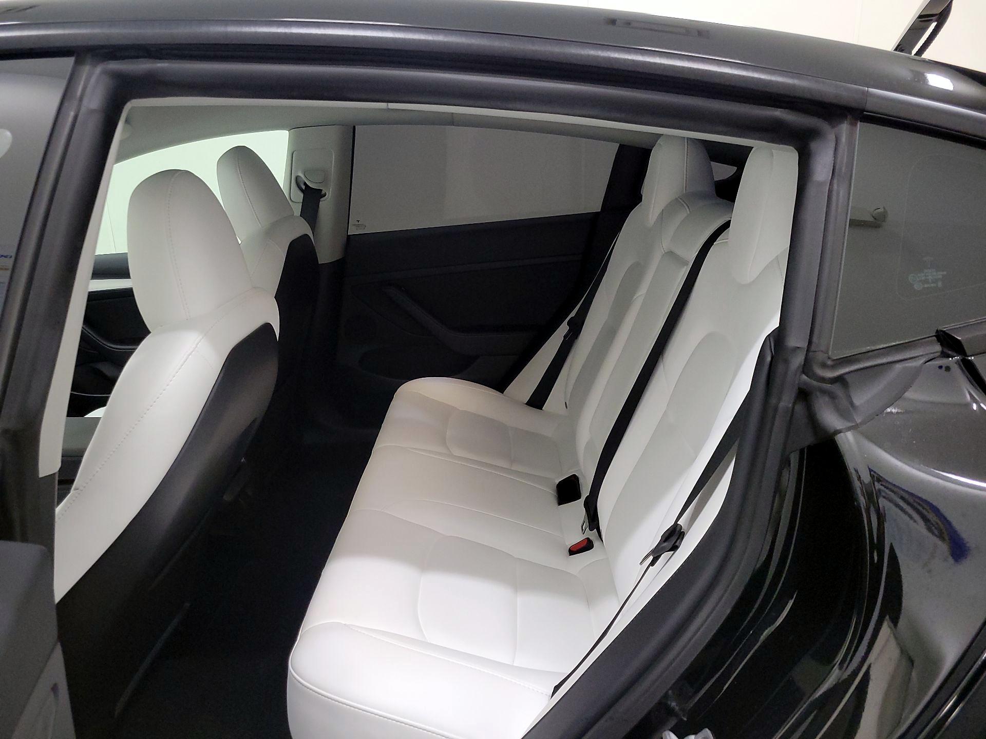 Thumbnail: 2023 Tesla Model 3 - 19