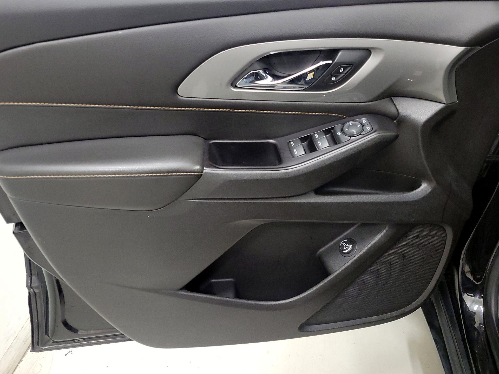 Thumbnail: 2020 Chevrolet Traverse - 12