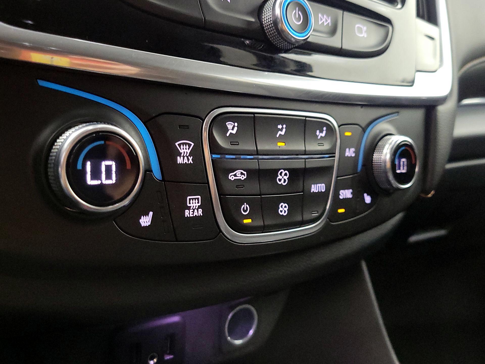 Thumbnail: 2020 Chevrolet Traverse - 16