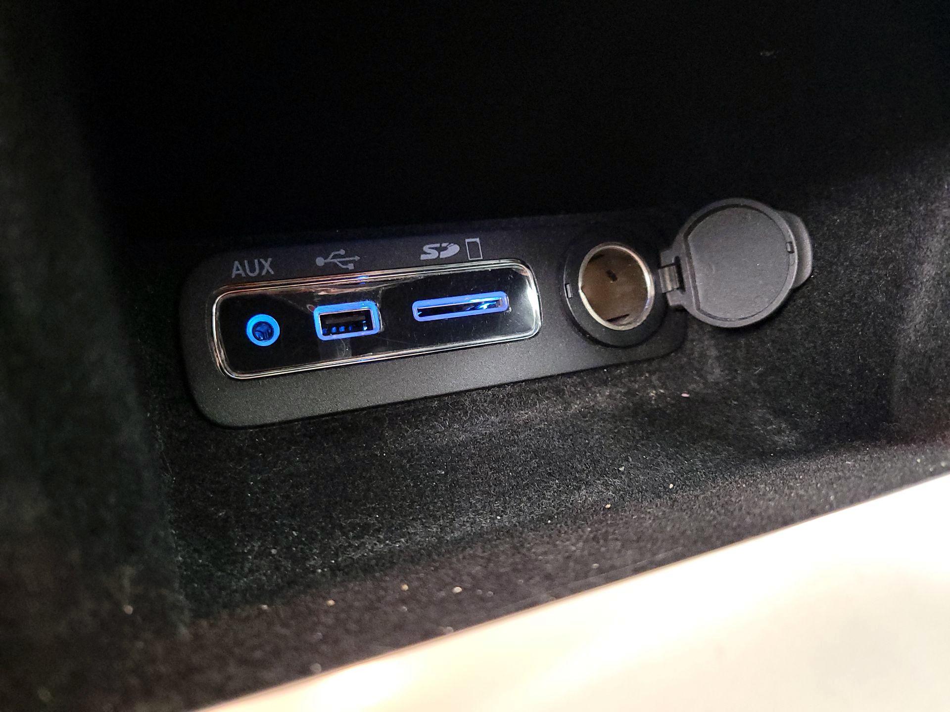 Thumbnail: 2015 Jeep Grand Cherokee - 18