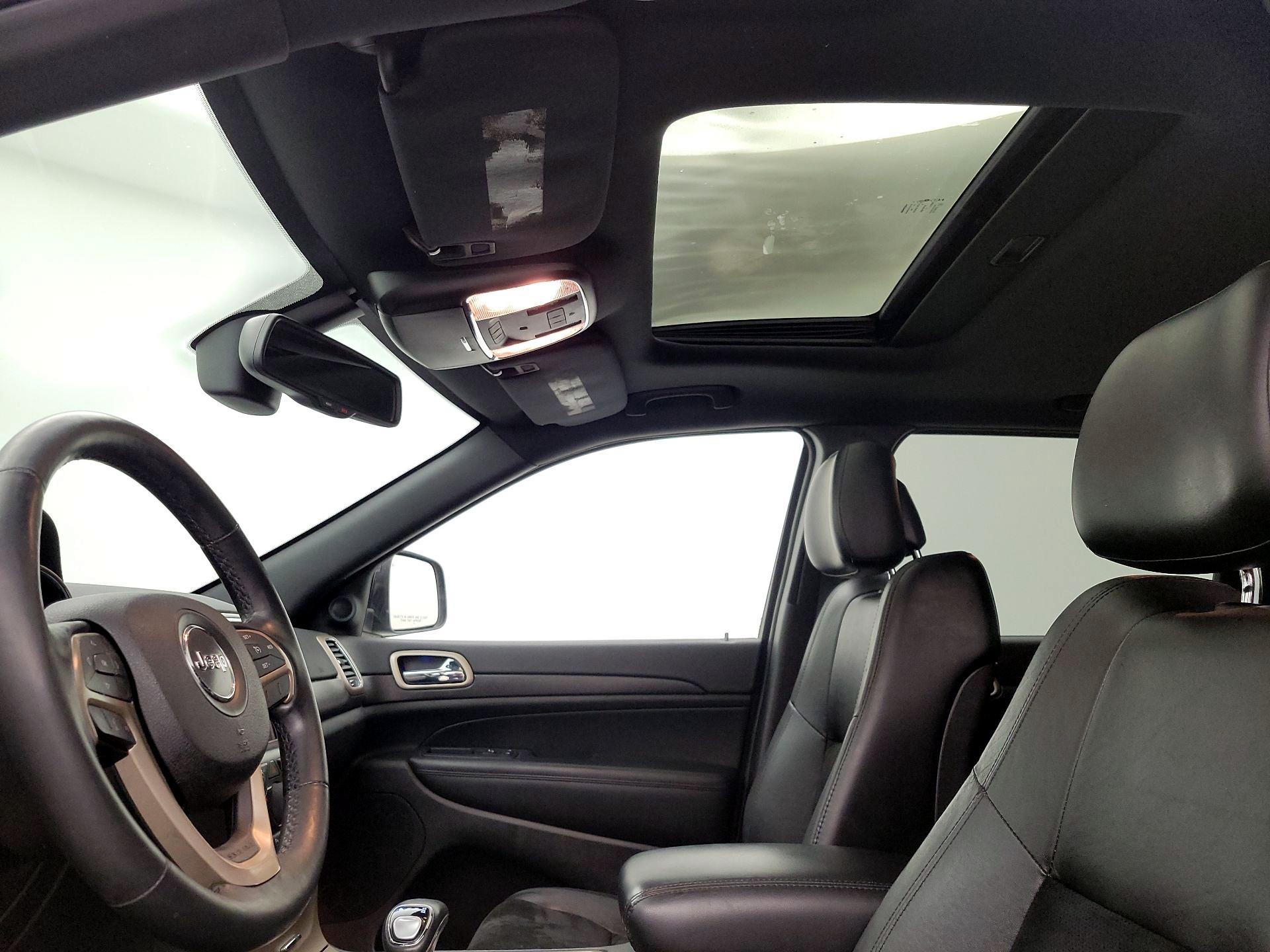 Thumbnail: 2015 Jeep Grand Cherokee - 19