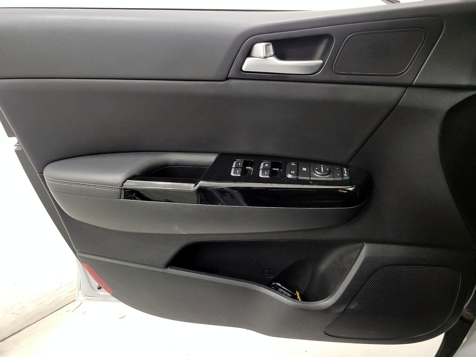 Thumbnail: 2020 Kia Sportage - 12