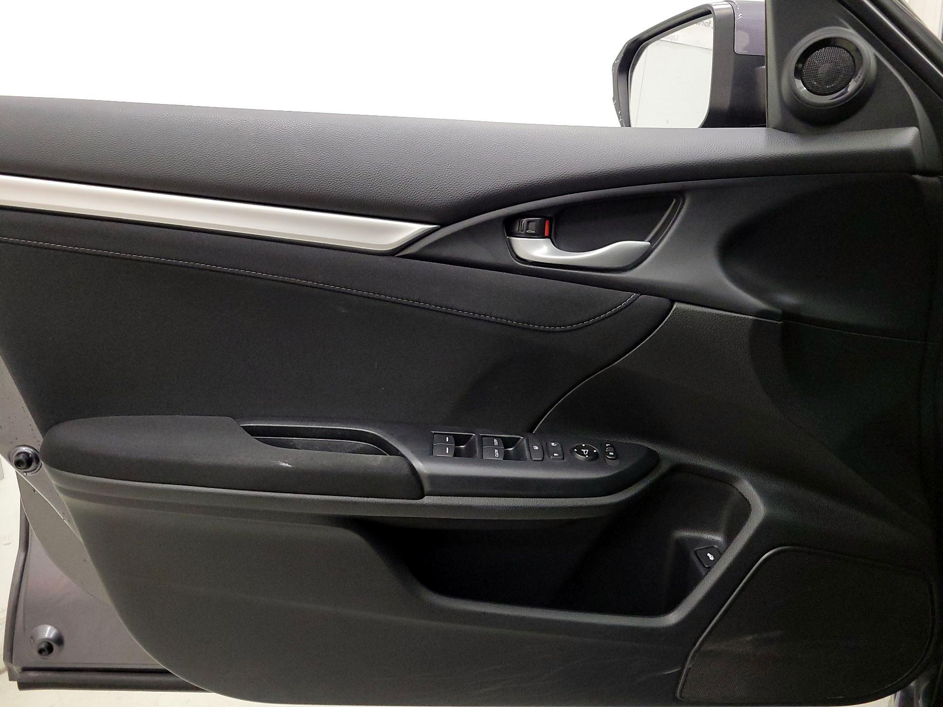 Thumbnail: 2016 Honda Civic - 12