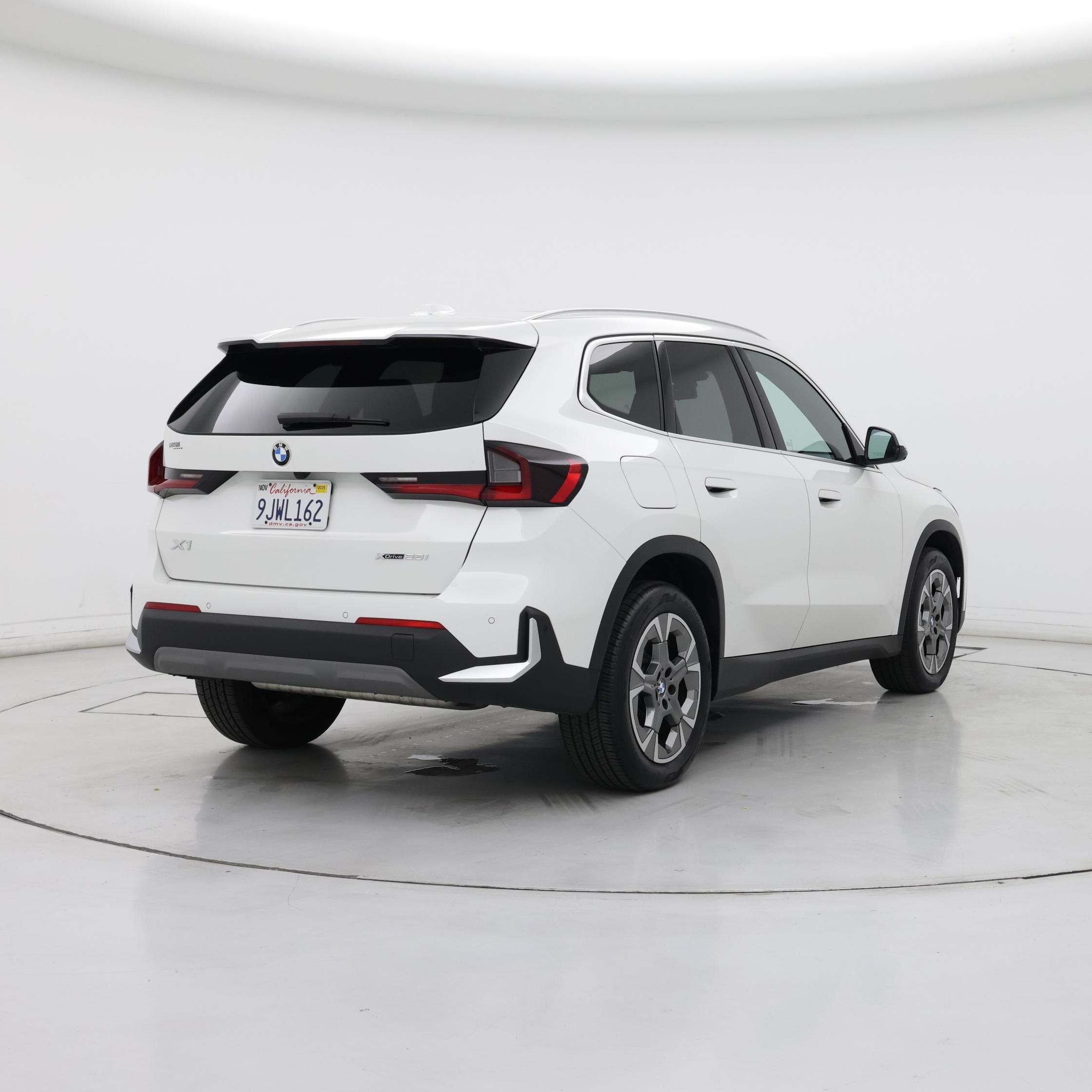 Thumbnail: 2023 BMW X1 - 8