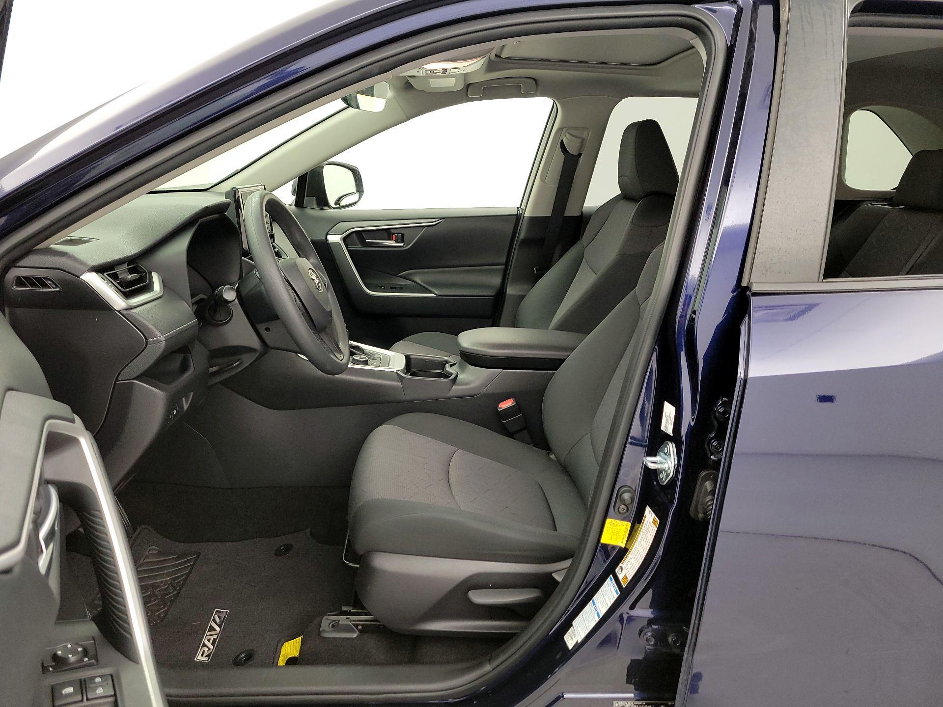 Thumbnail: 2019 Toyota RAV4 - 11