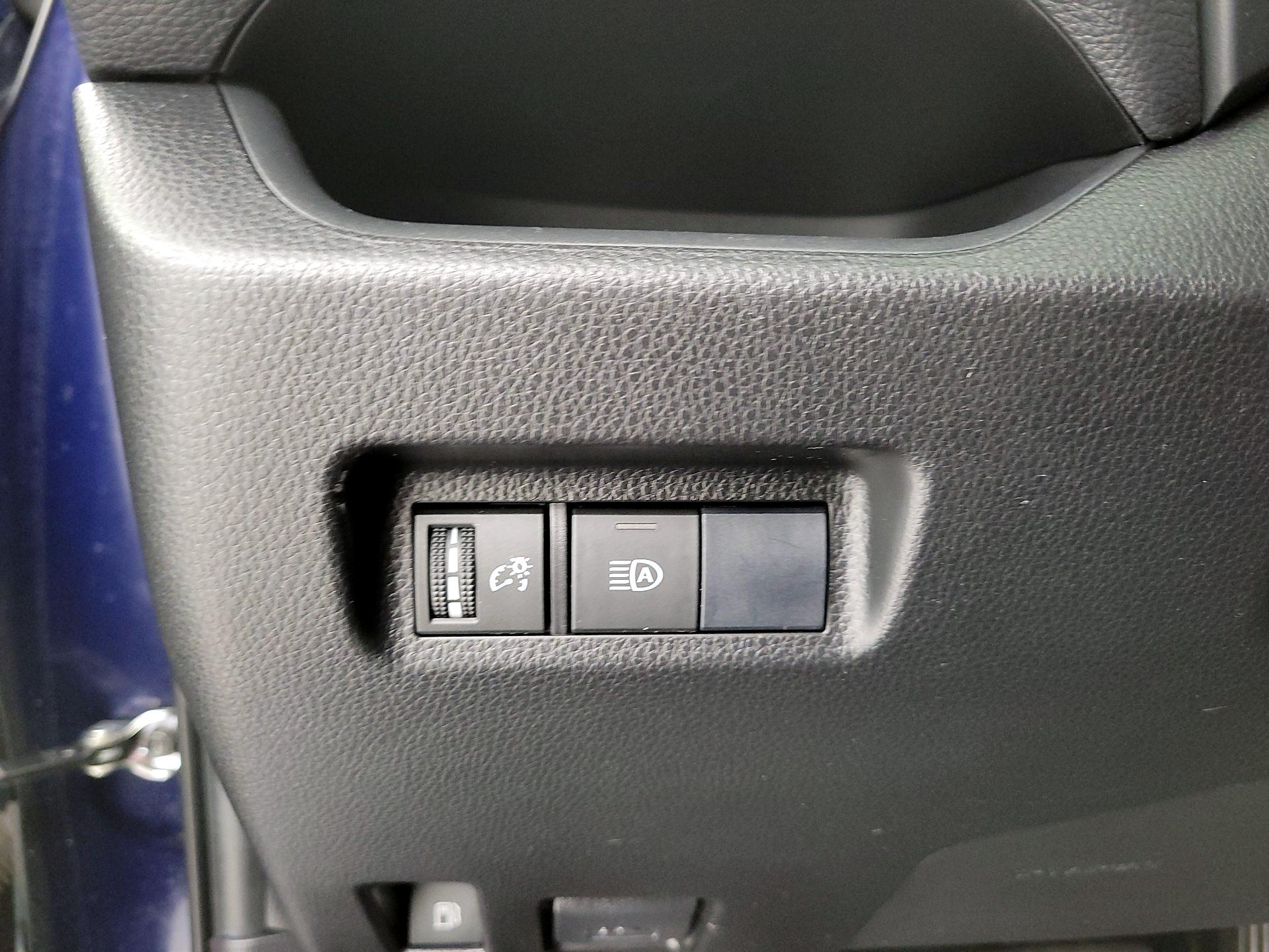 Thumbnail: 2019 Toyota RAV4 - 13
