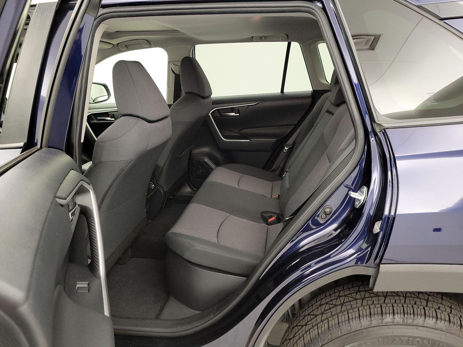Thumbnail: 2019 Toyota RAV4 - 18