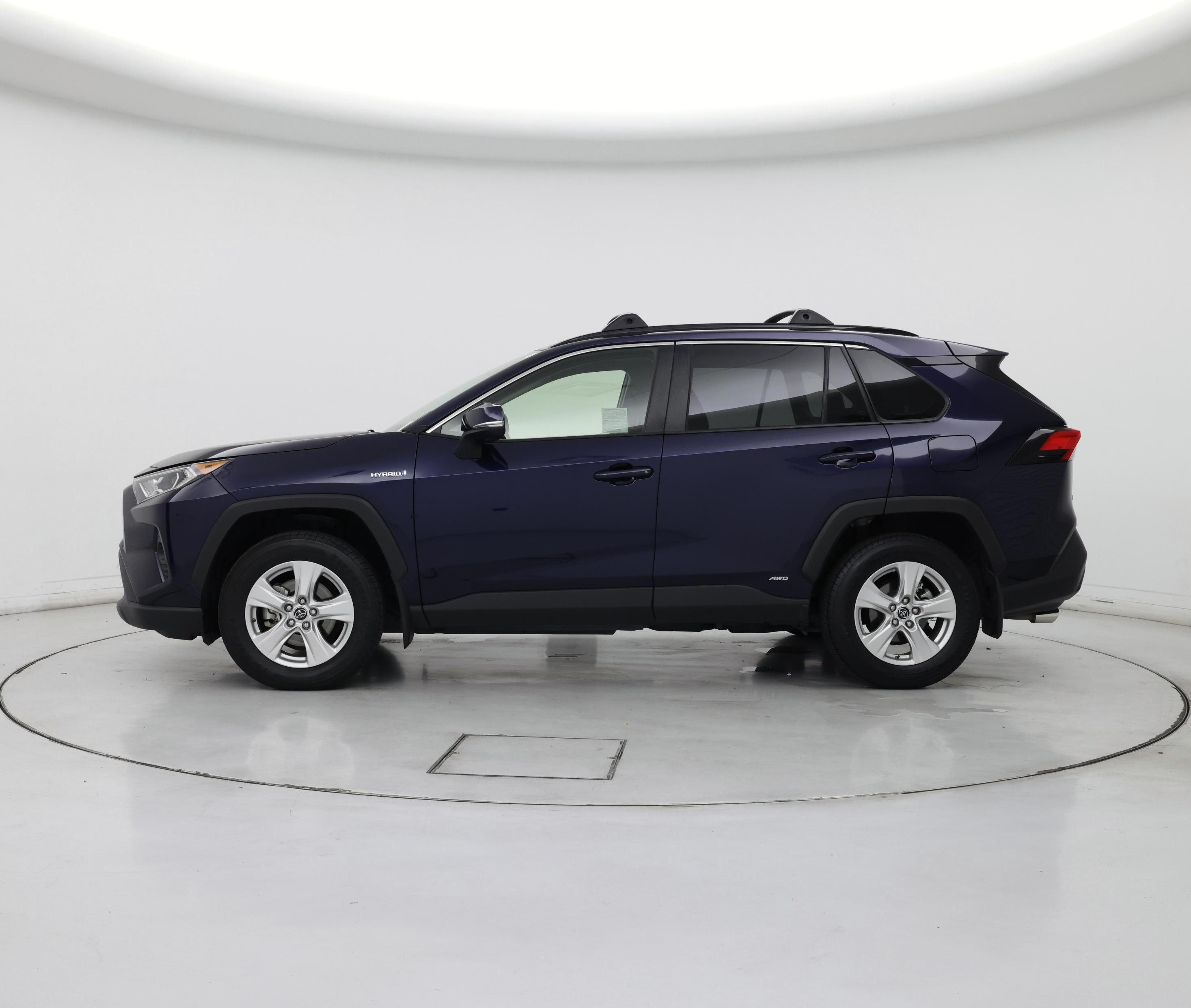 Thumbnail: 2019 Toyota RAV4 - 3
