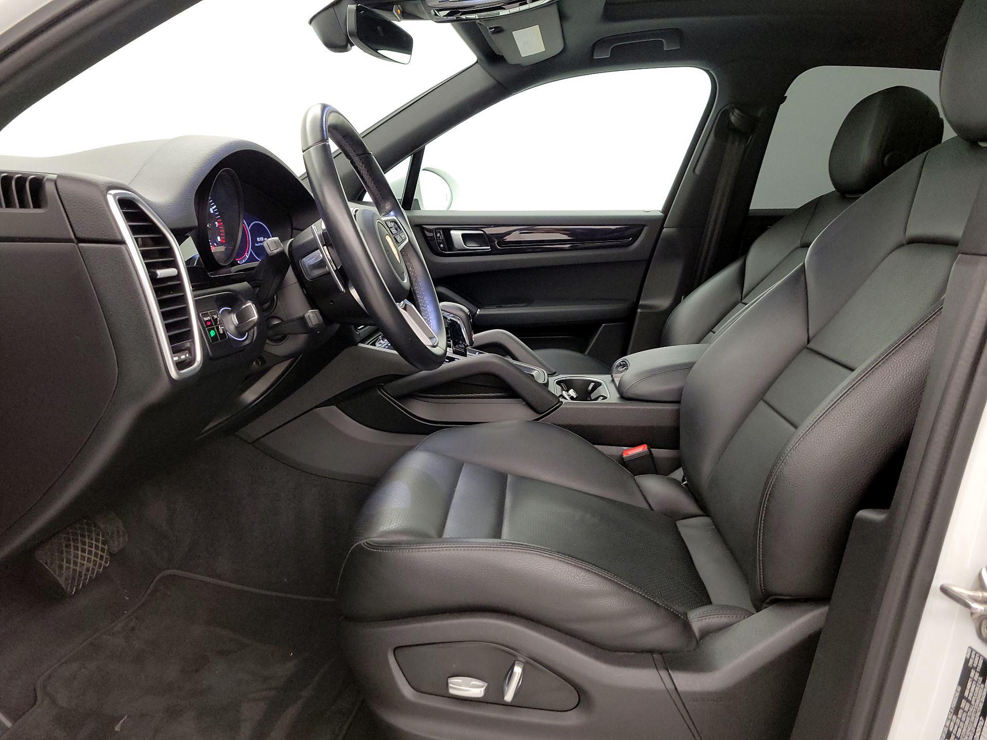 Thumbnail: 2020 Porsche Cayenne - 11