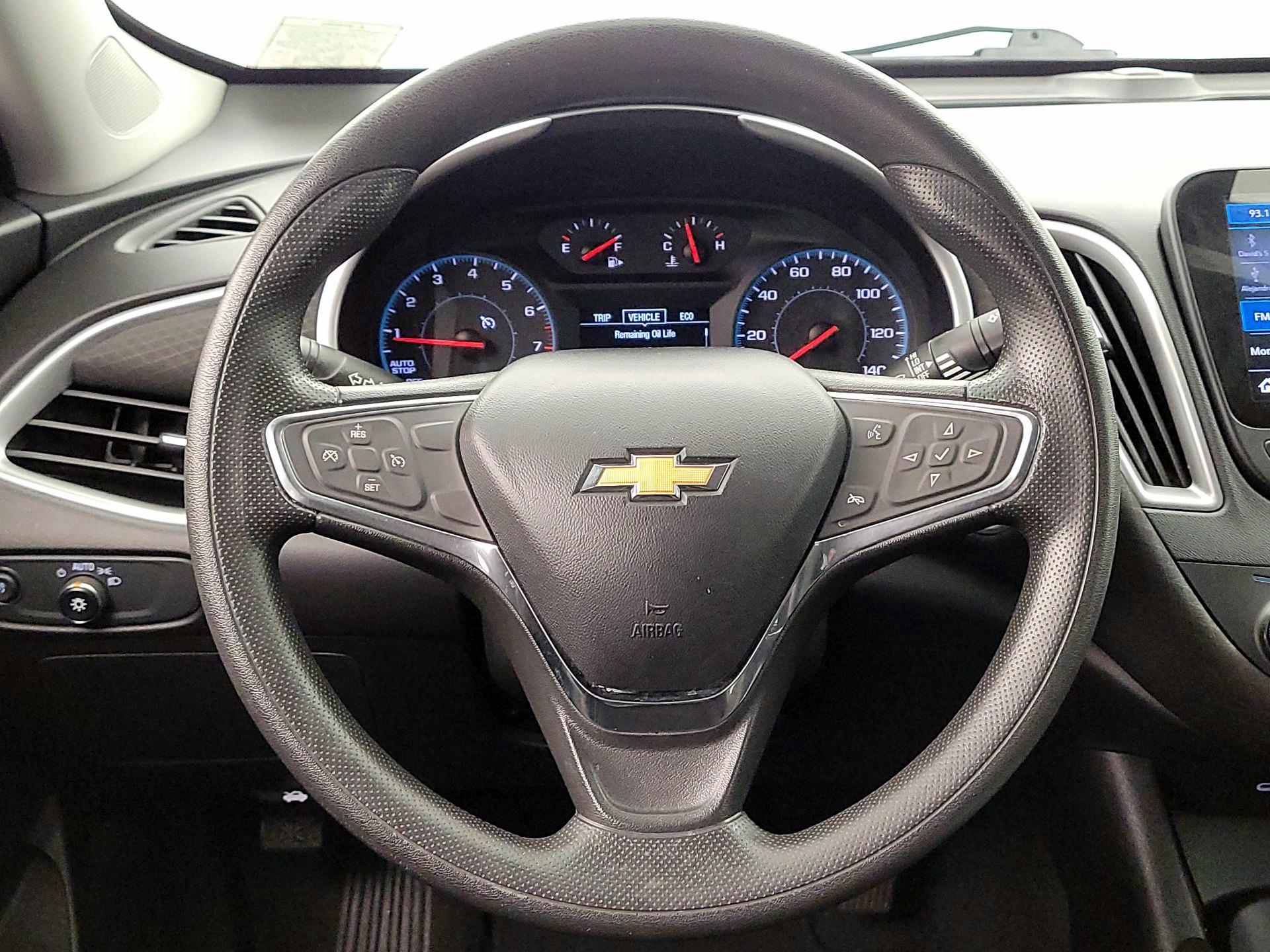 Thumbnail: 2020 Chevrolet Malibu - 10