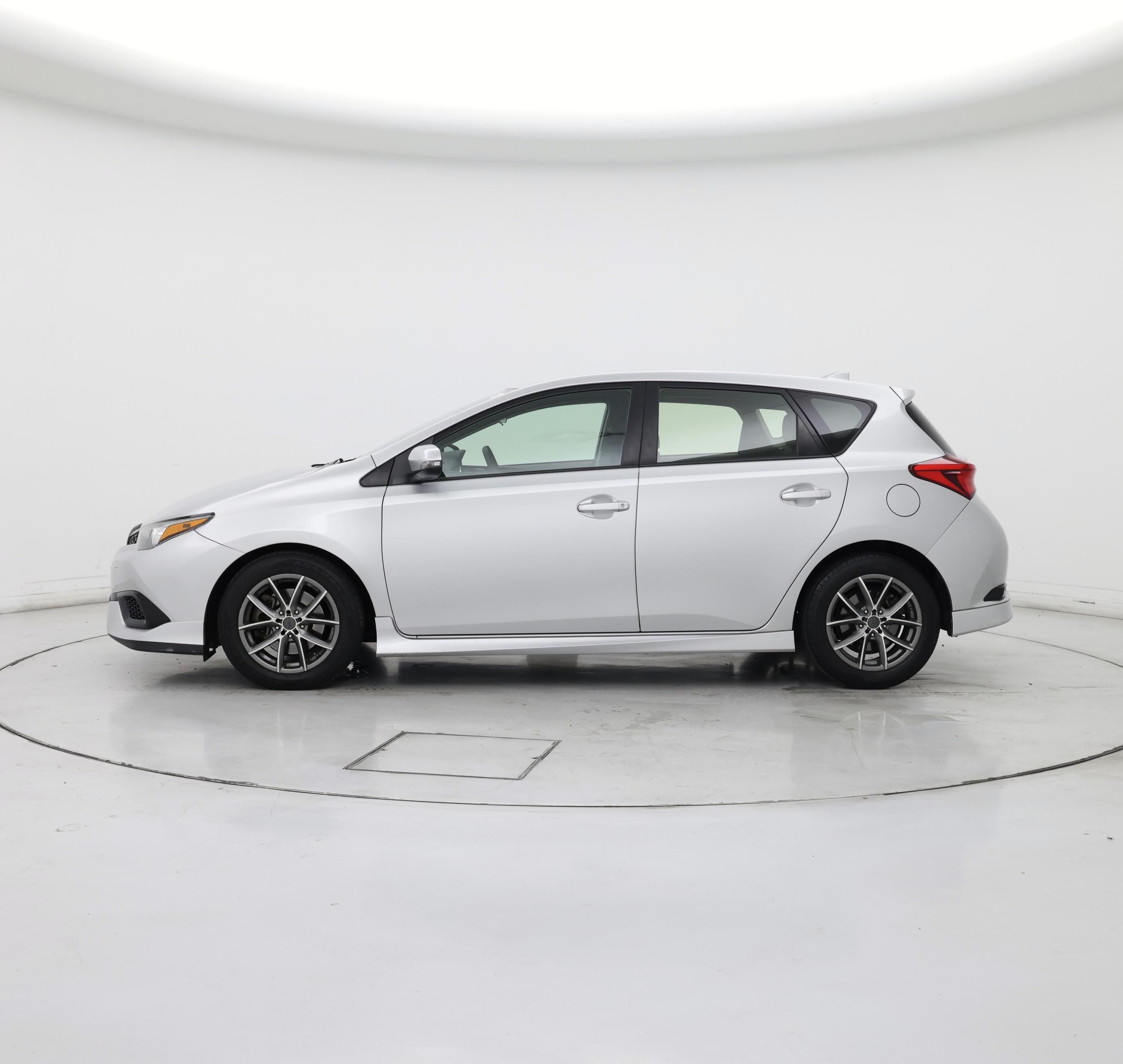 Thumbnail: 2017 Toyota Corolla iM - 3