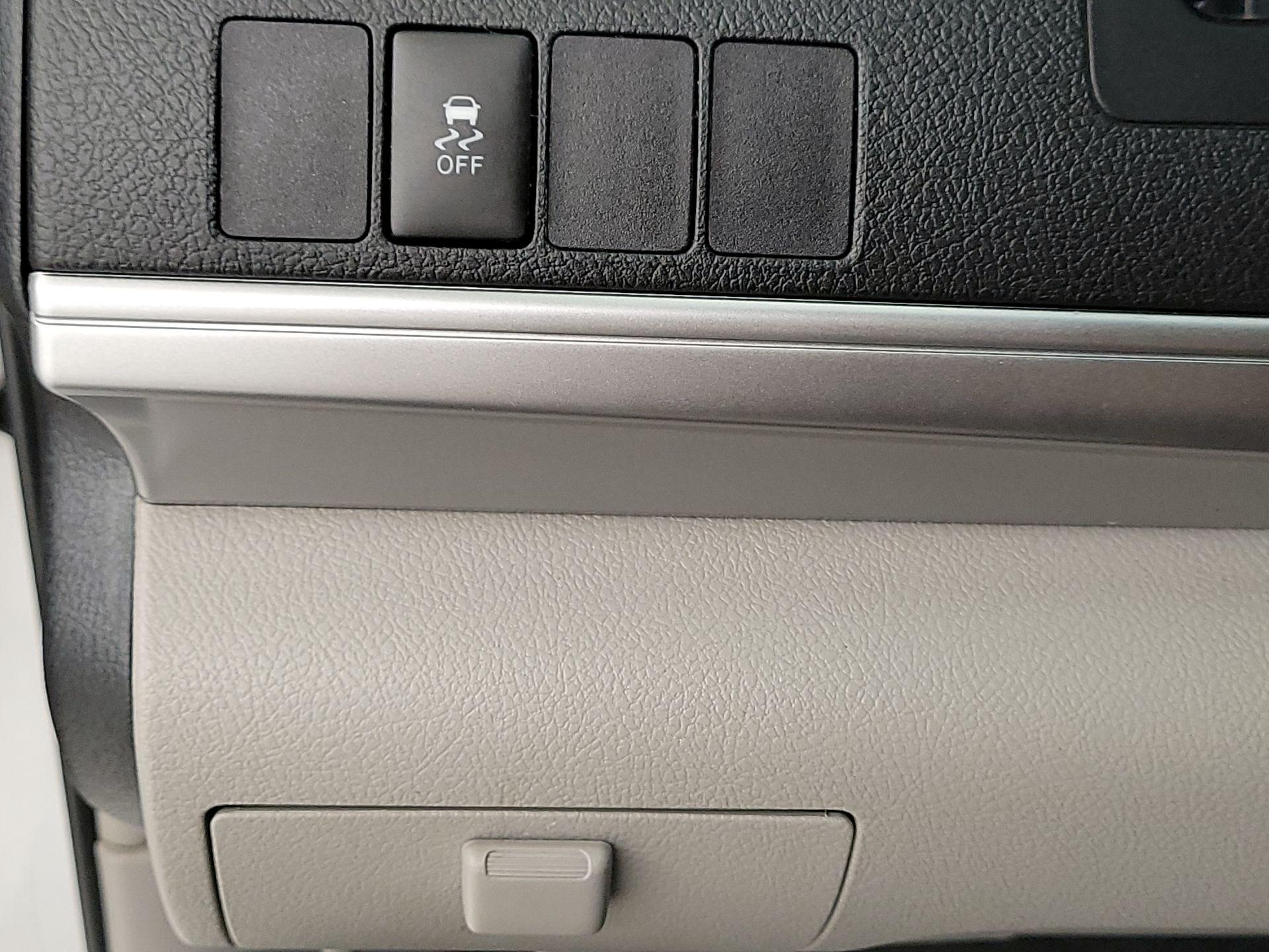 Thumbnail: 2014 Toyota Camry - 13