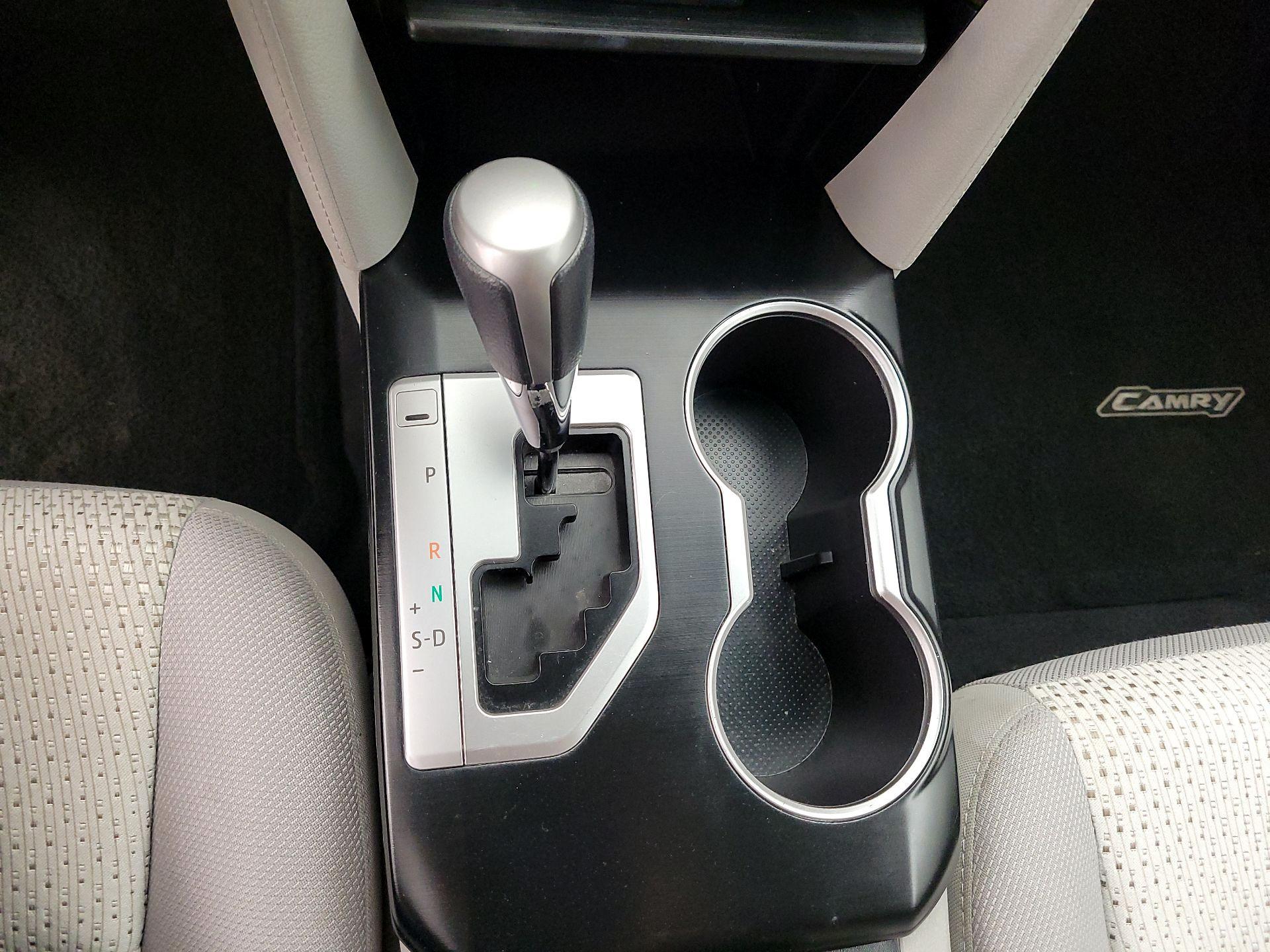 Thumbnail: 2014 Toyota Camry - 17