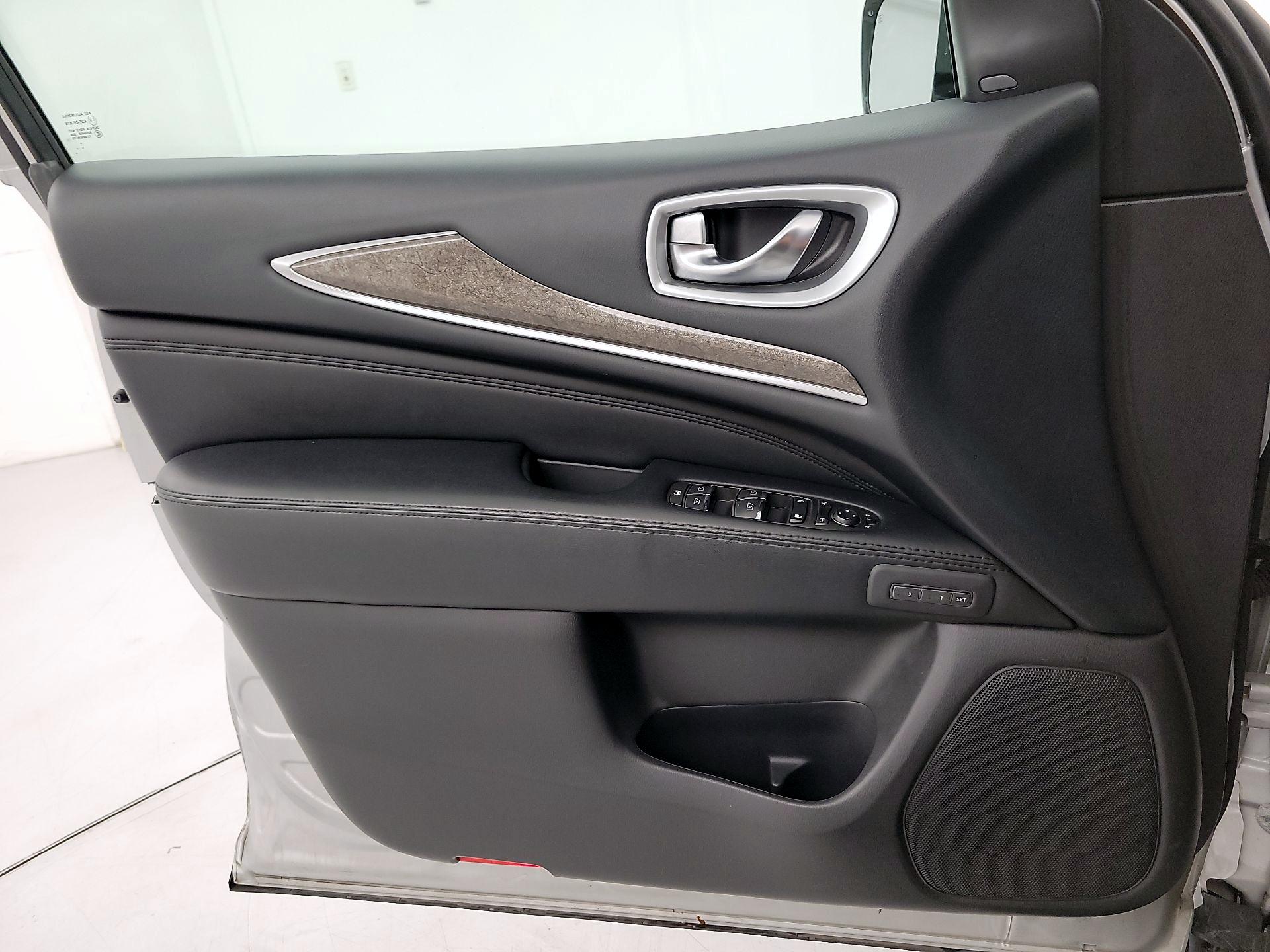Thumbnail: 2015 INFINITI QX60 - 12