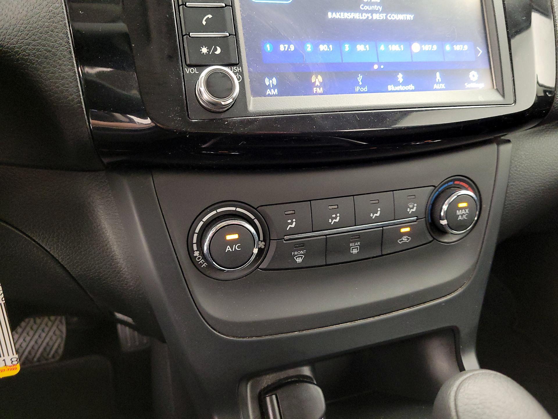 Thumbnail: 2019 Nissan Sentra - 16