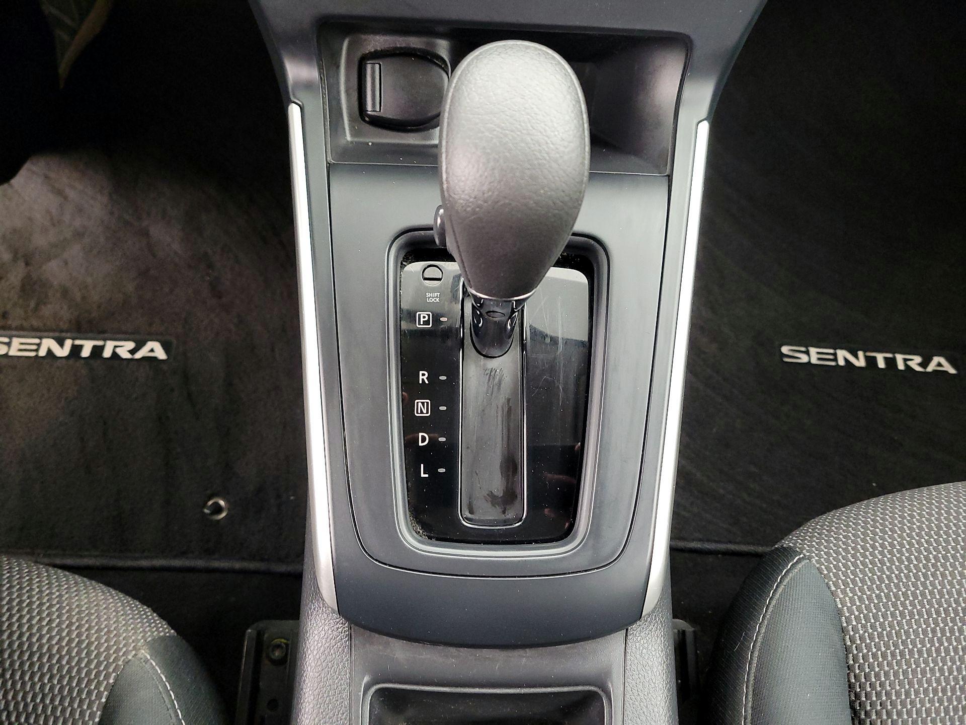 Thumbnail: 2019 Nissan Sentra - 17