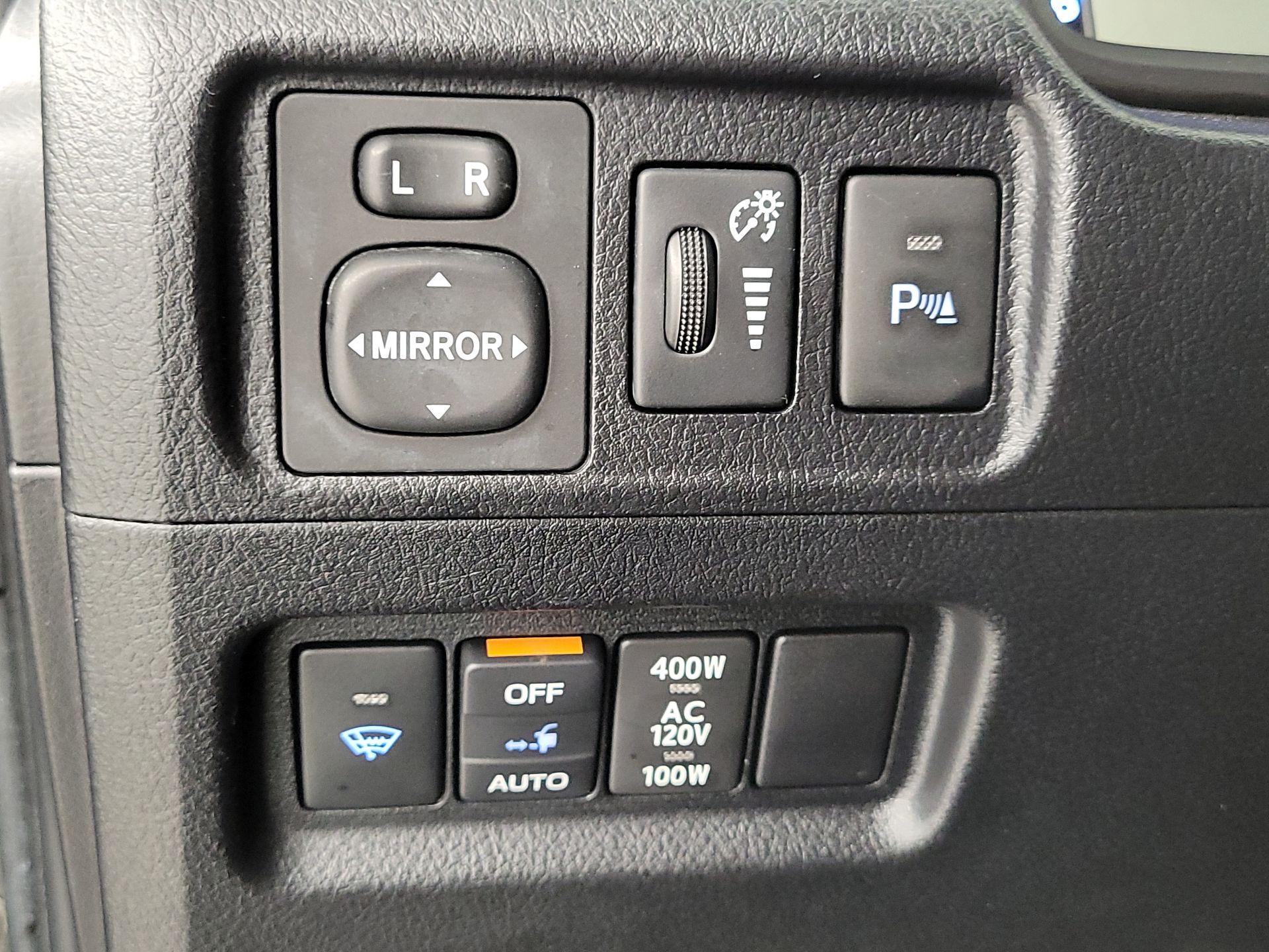 Thumbnail: 2018 Toyota 4Runner - 13