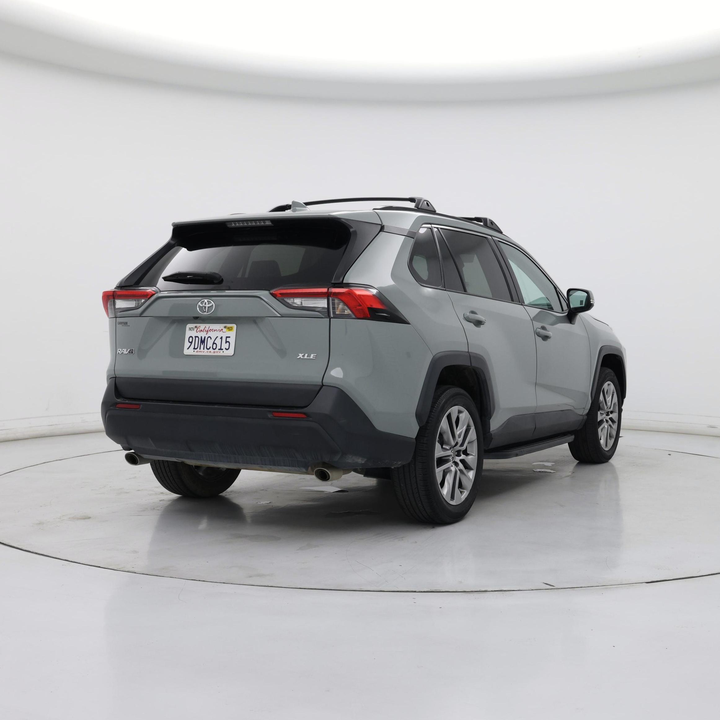 Thumbnail: 2022 Toyota RAV4 - 8