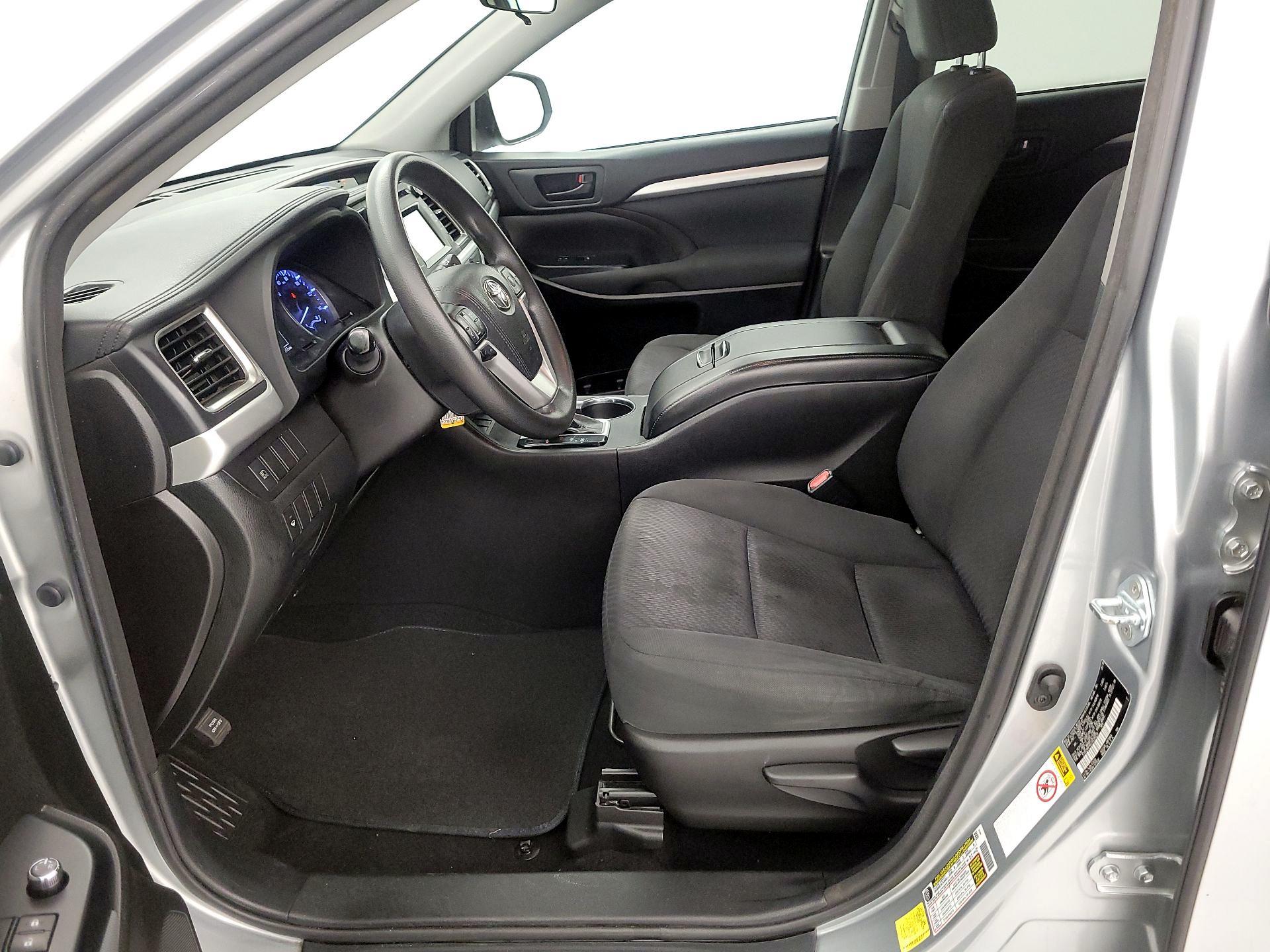 Thumbnail: 2018 Toyota Highlander - 11