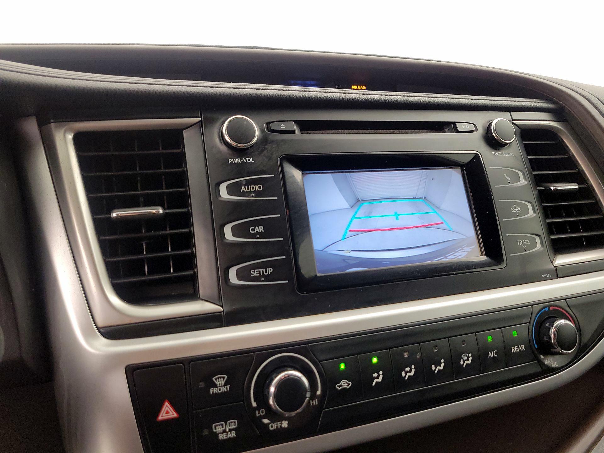 Thumbnail: 2018 Toyota Highlander - 14