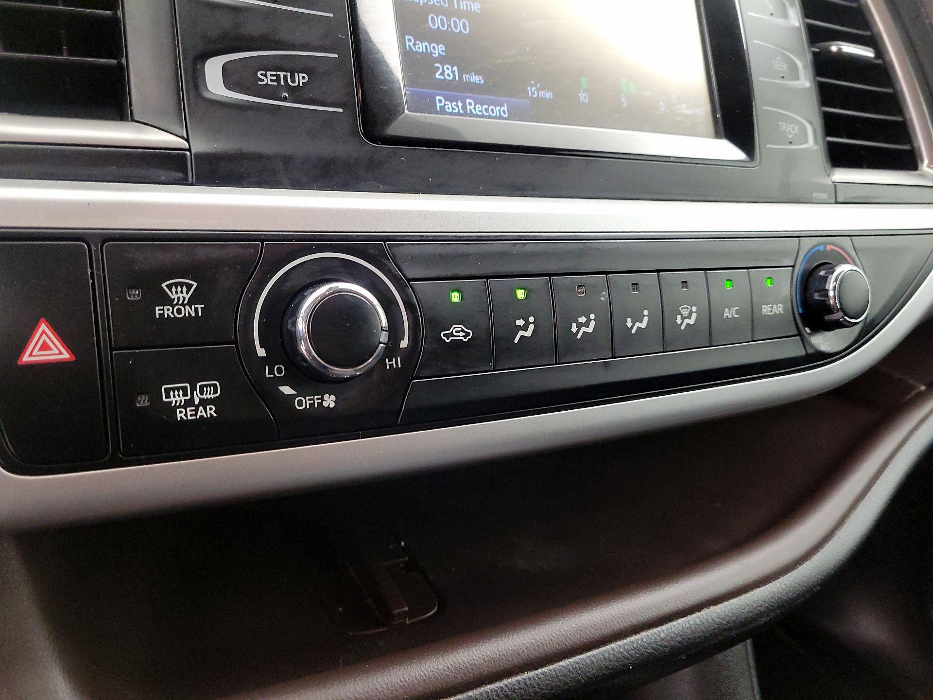 Thumbnail: 2018 Toyota Highlander - 16