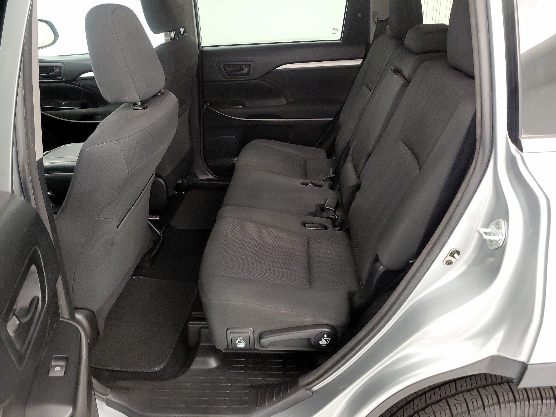 Thumbnail: 2018 Toyota Highlander - 19