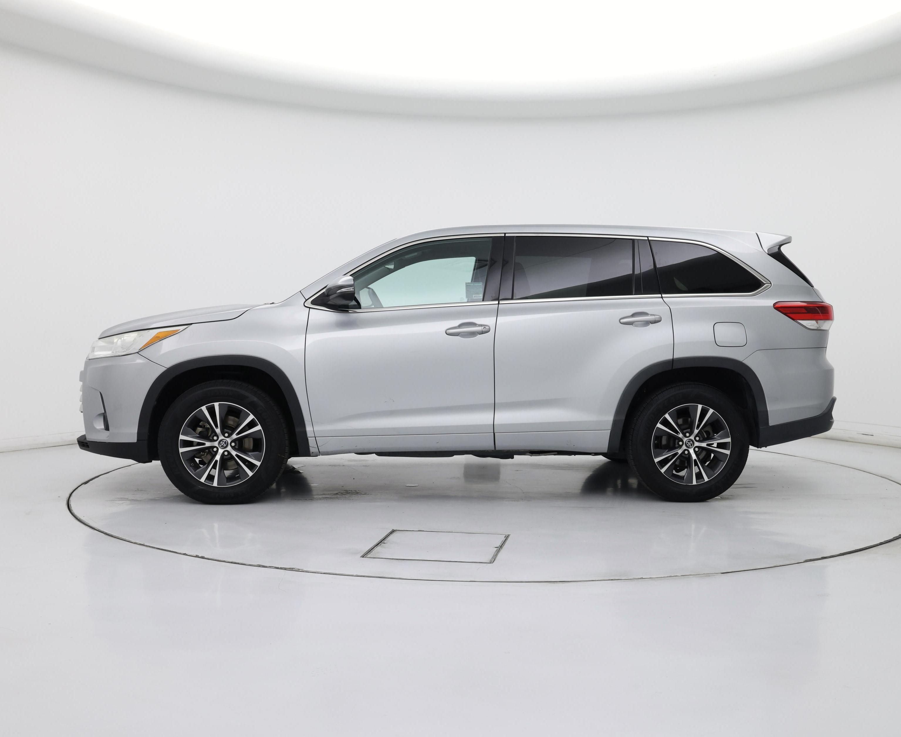 Thumbnail: 2018 Toyota Highlander - 3