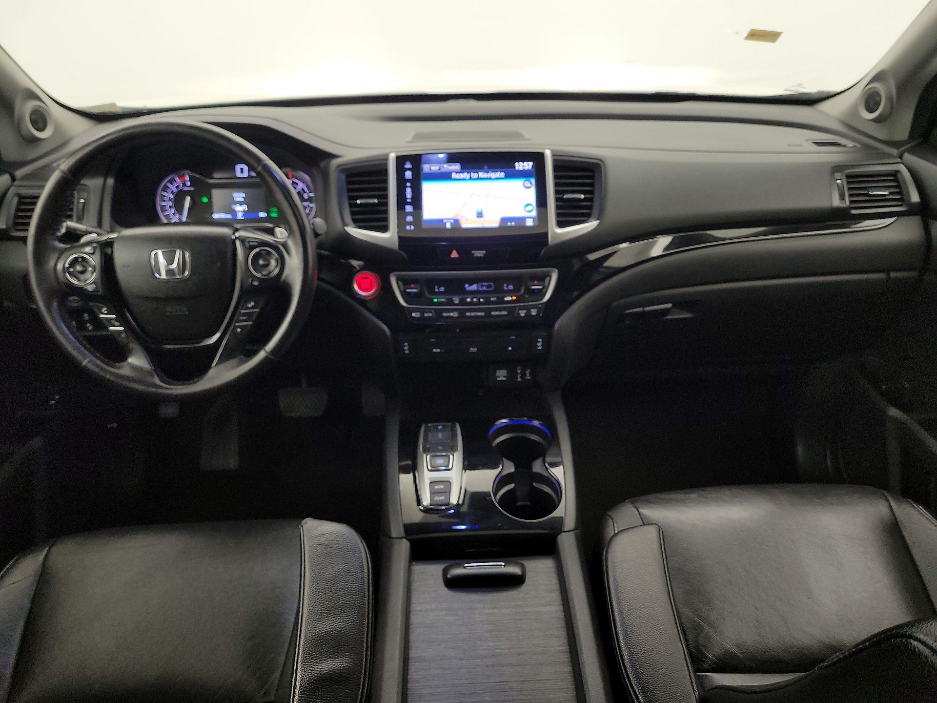 Thumbnail: 2017 Honda Pilot - 9
