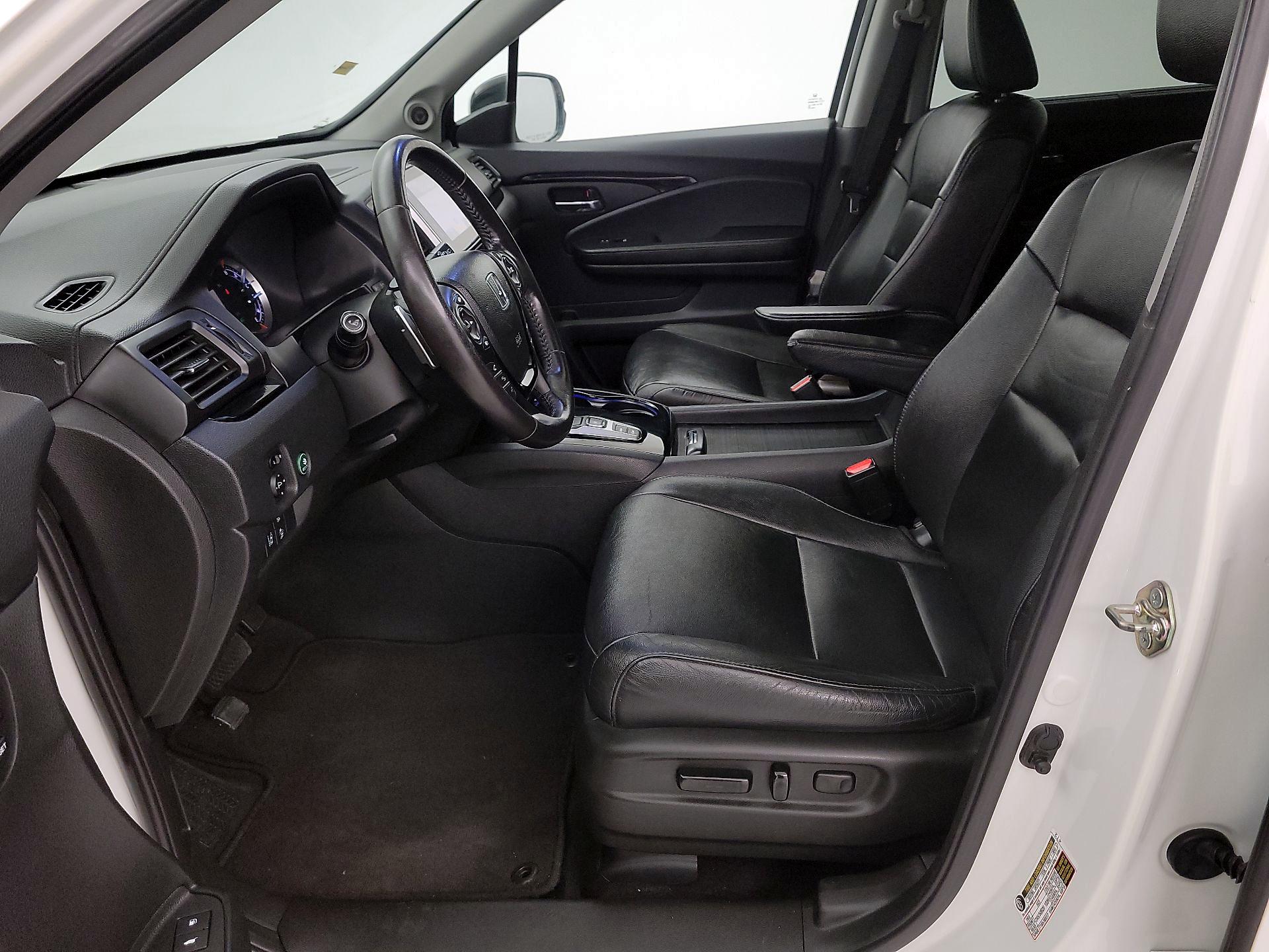 Thumbnail: 2017 Honda Pilot - 11
