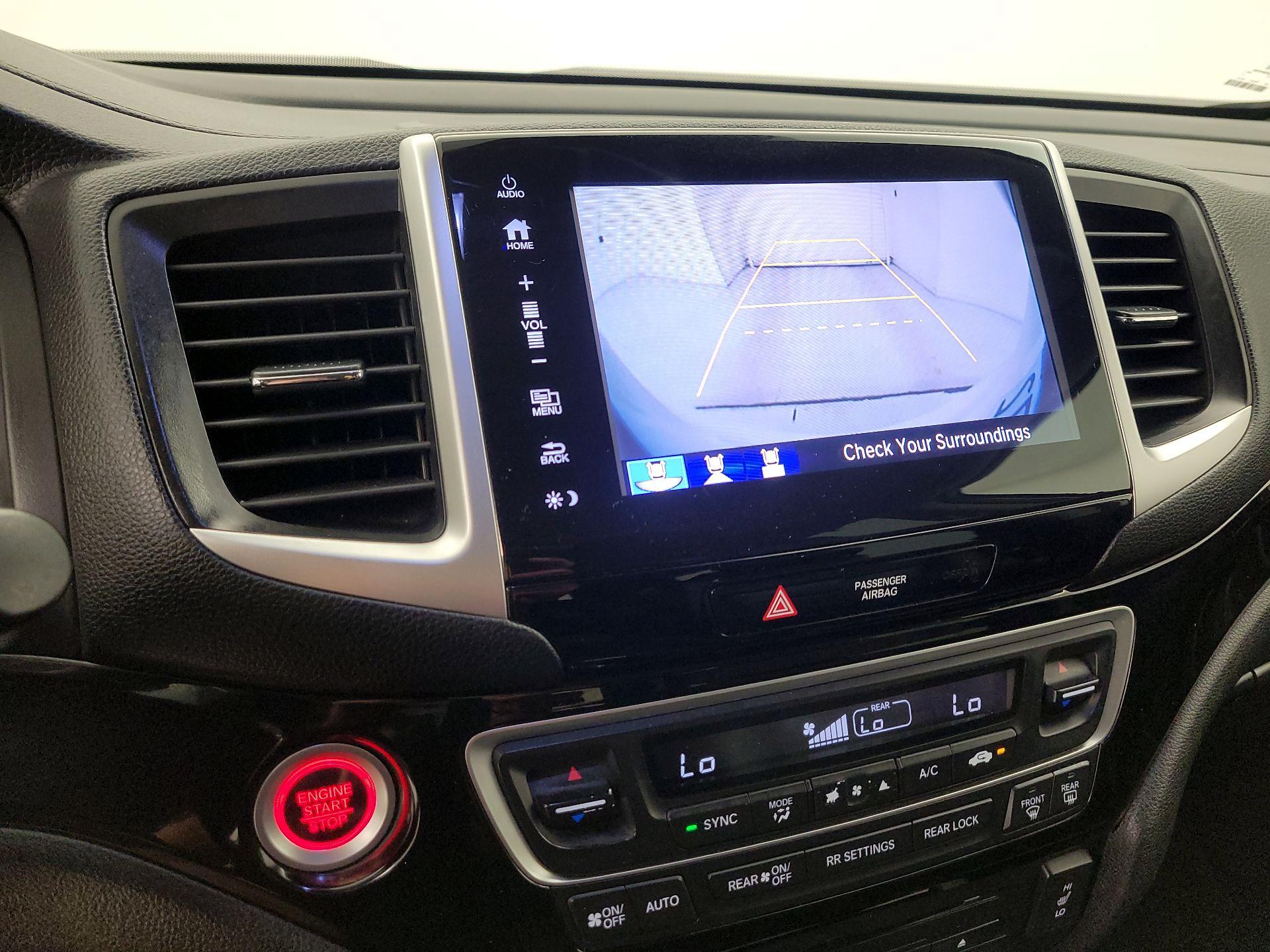 Thumbnail: 2017 Honda Pilot - 15