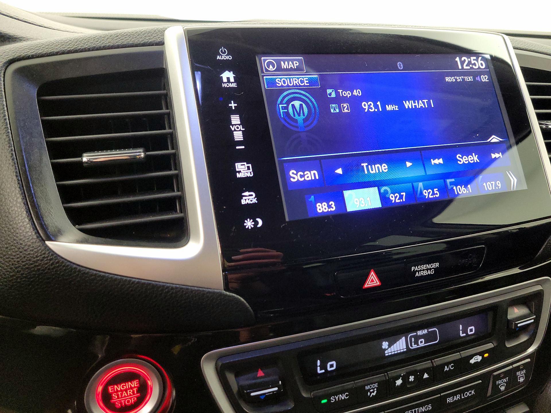 Thumbnail: 2017 Honda Pilot - 16
