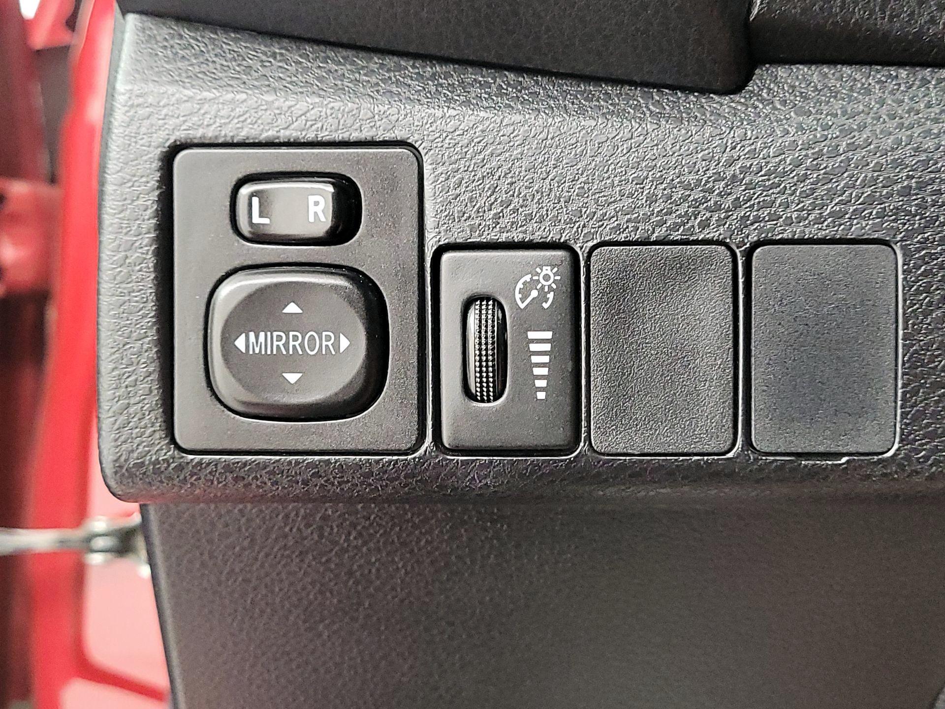 Thumbnail: 2016 Toyota Corolla - 13