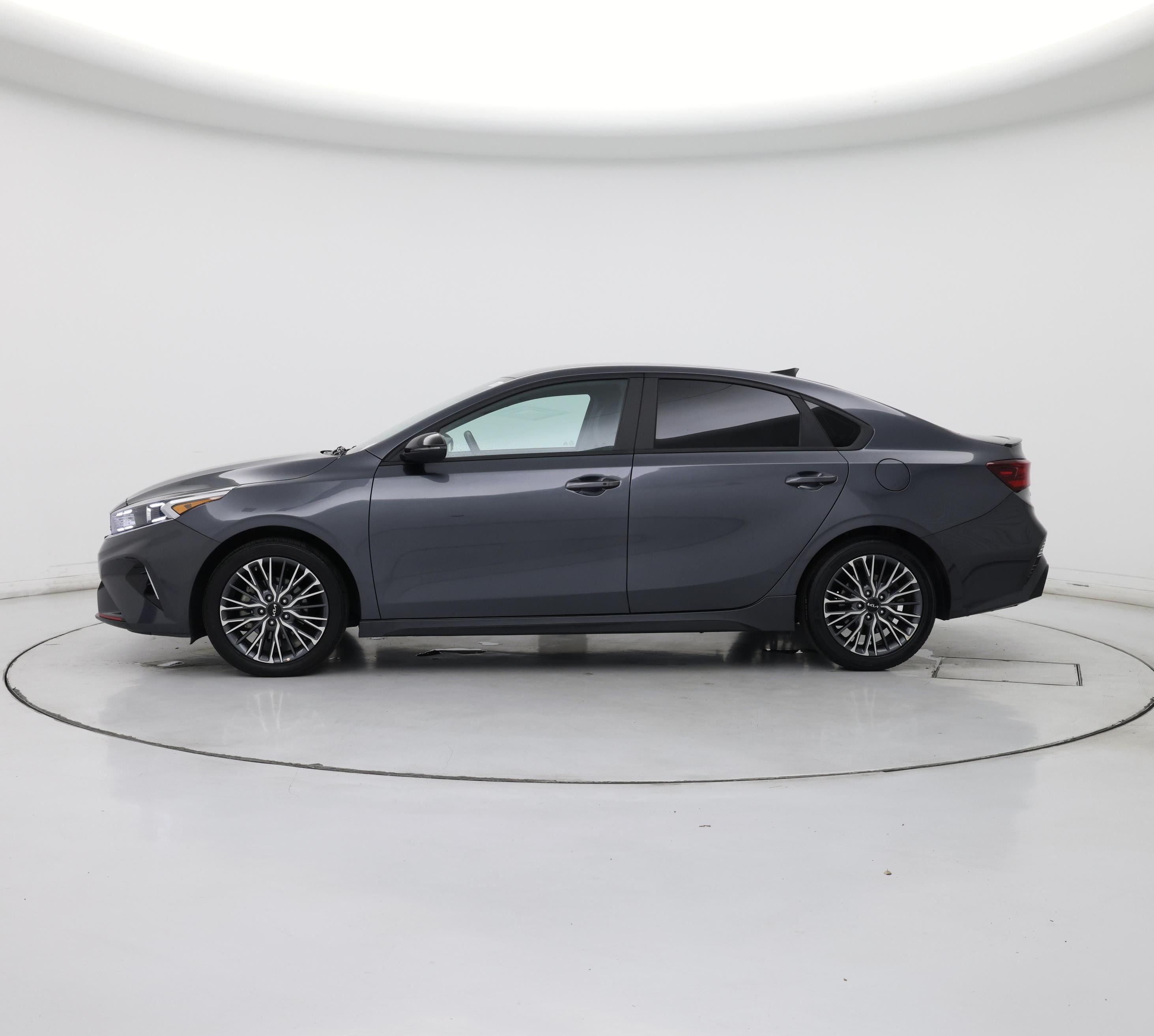 Thumbnail: 2023 Kia Forte - 3