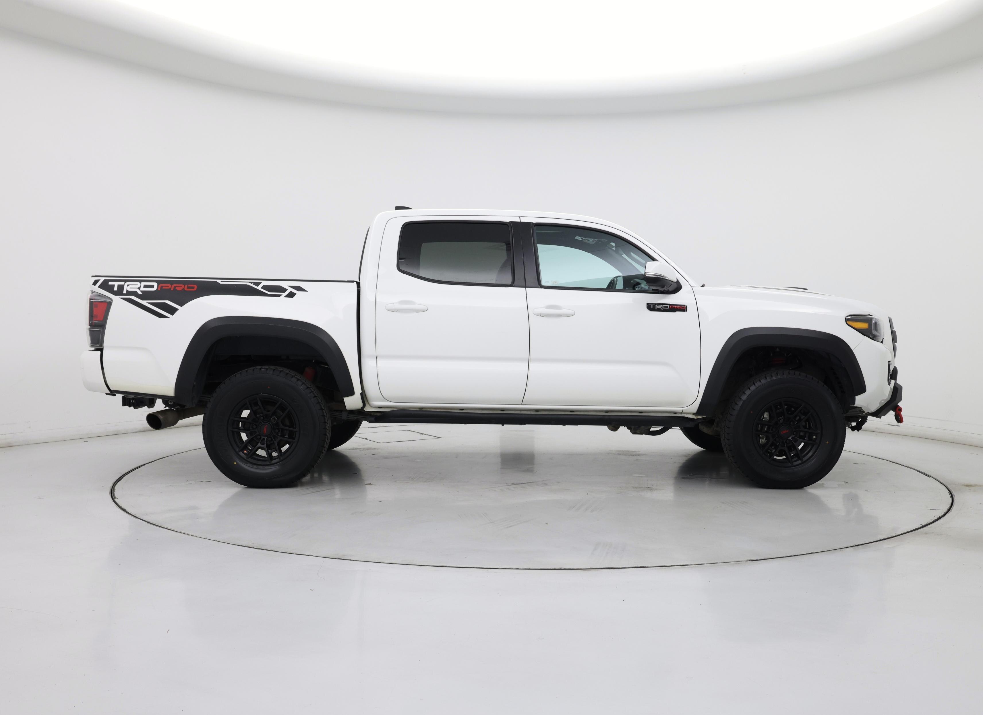 Thumbnail: 2020 Toyota Tacoma - 7