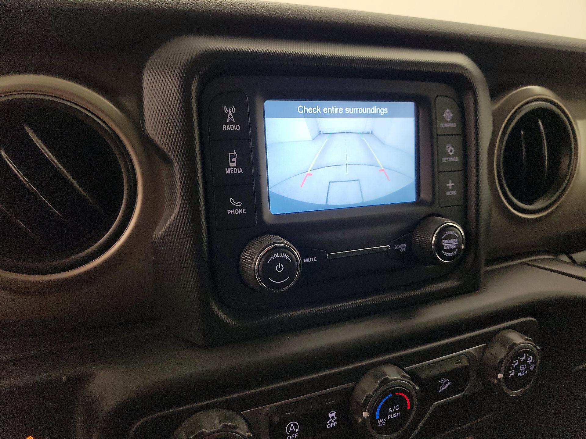 Thumbnail: 2018 Jeep Wrangler - 14