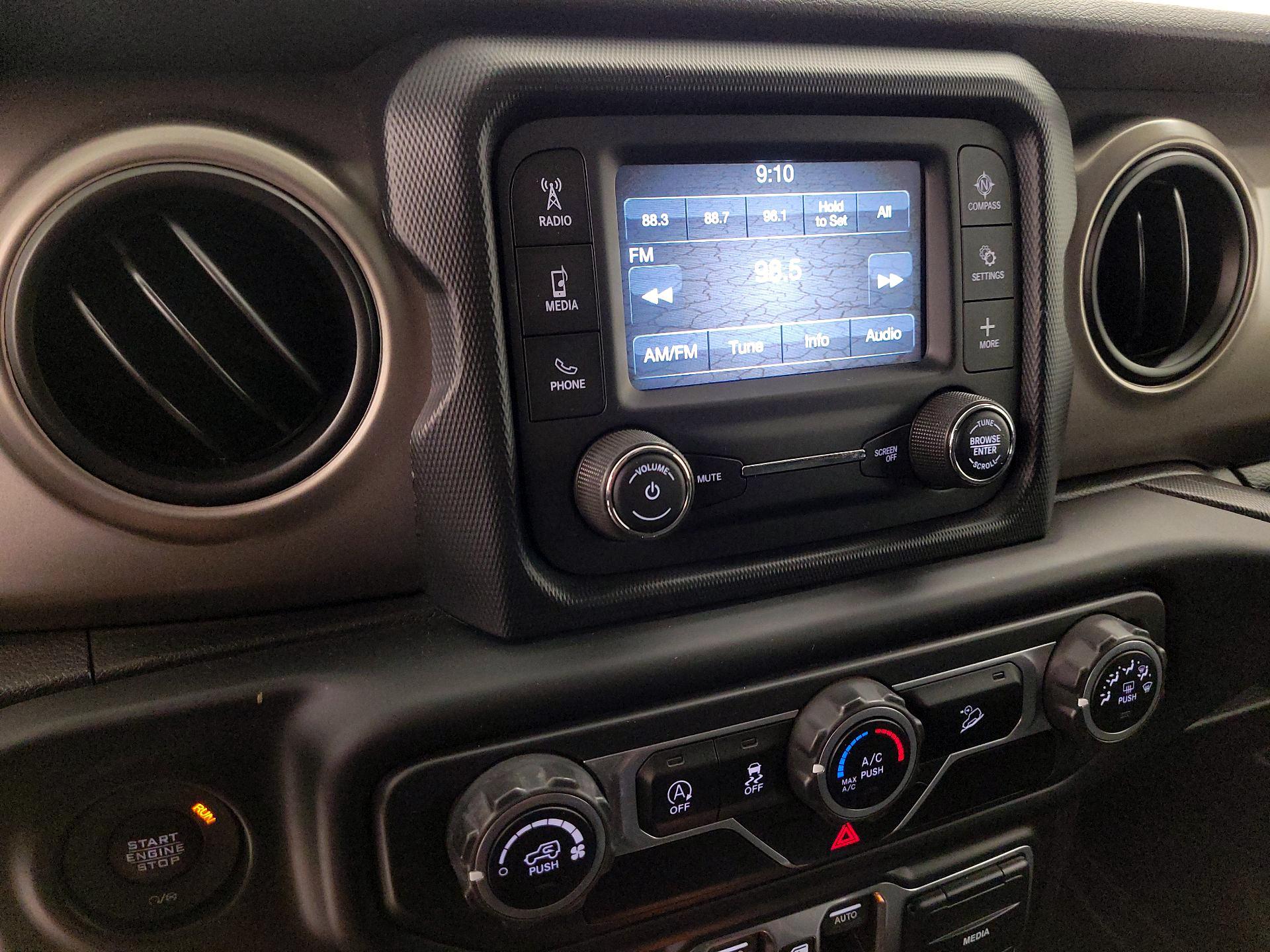 Thumbnail: 2018 Jeep Wrangler - 15