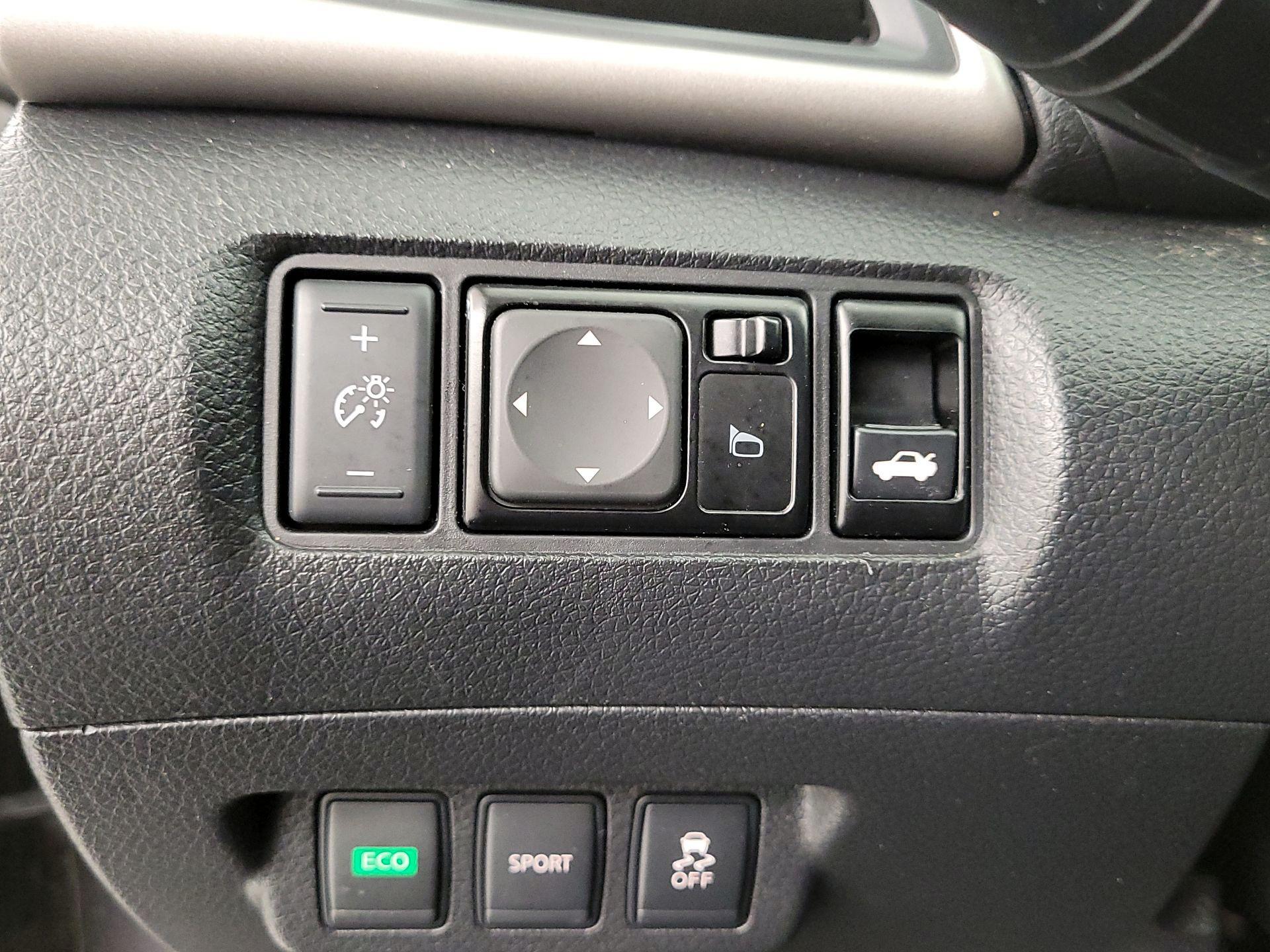 Thumbnail: 2015 Nissan Sentra - 13