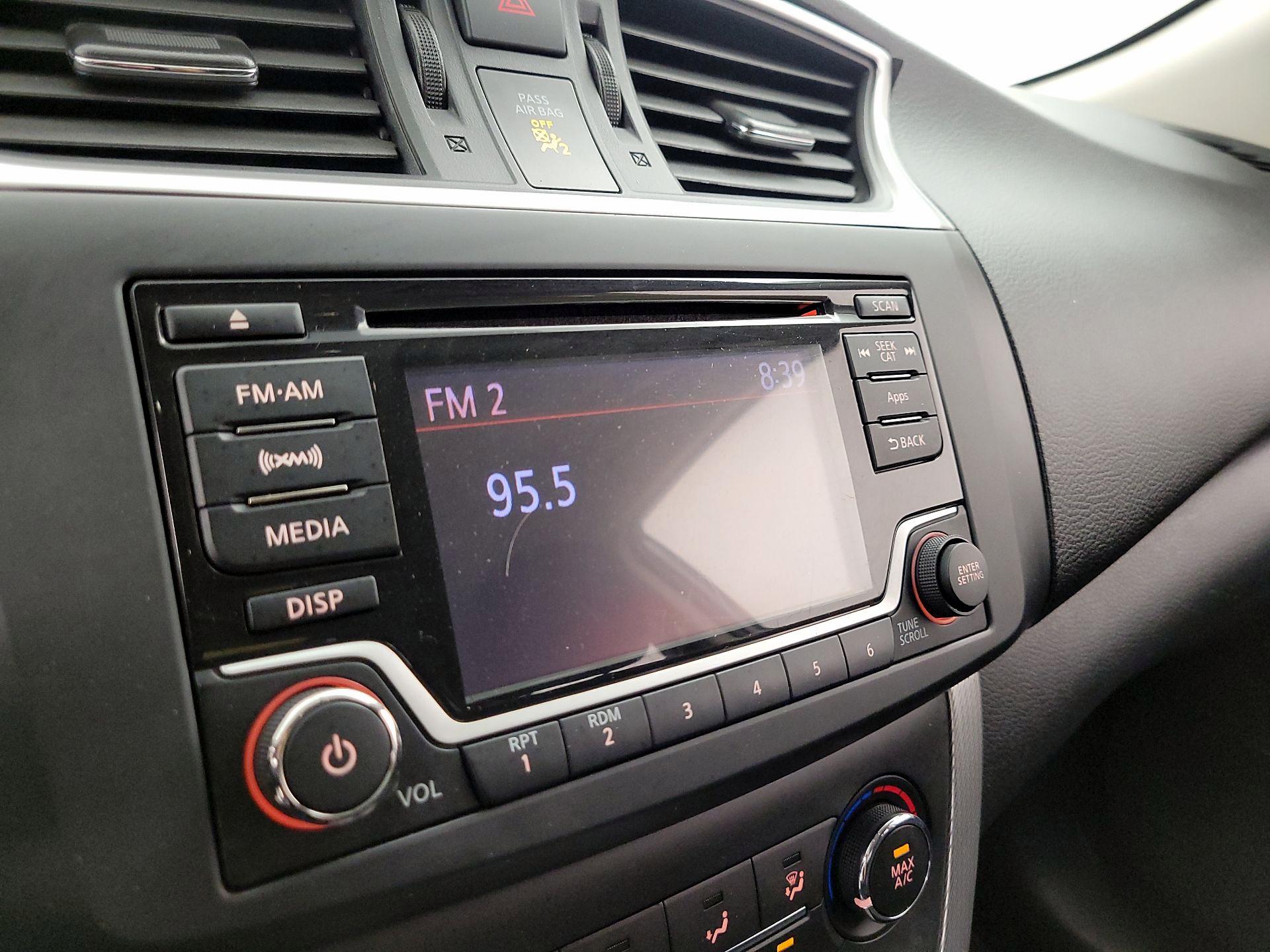 Thumbnail: 2015 Nissan Sentra - 15