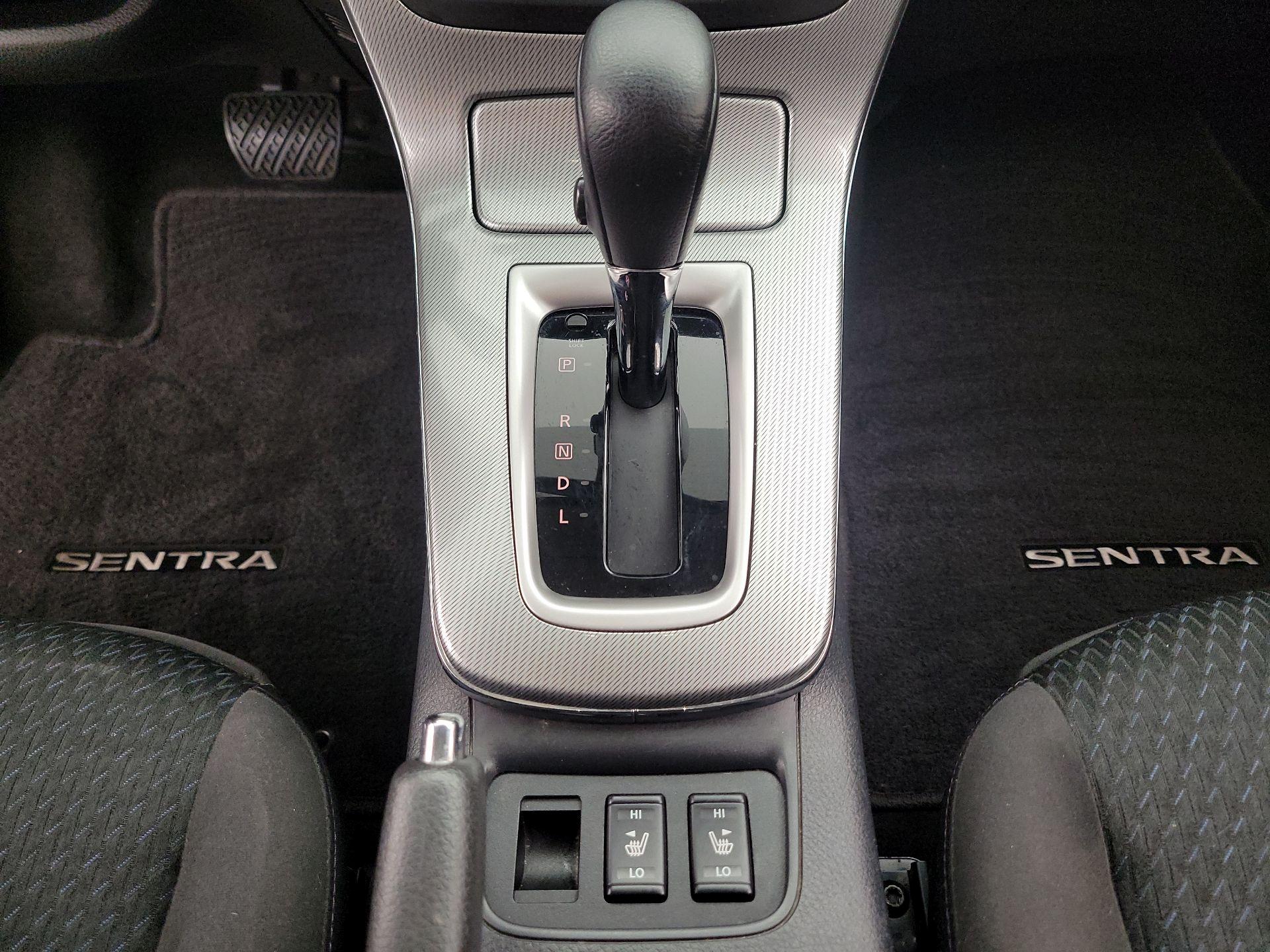 Thumbnail: 2015 Nissan Sentra - 17