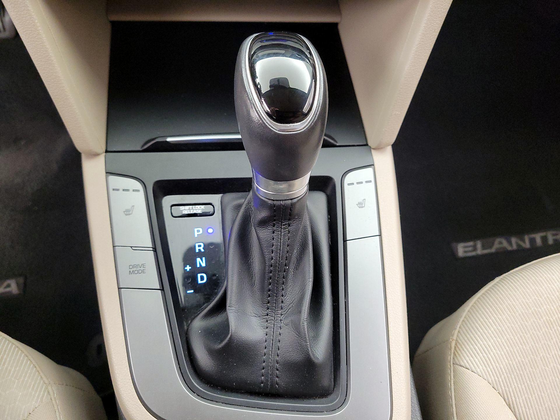 Thumbnail: 2017 Hyundai Elantra - 17