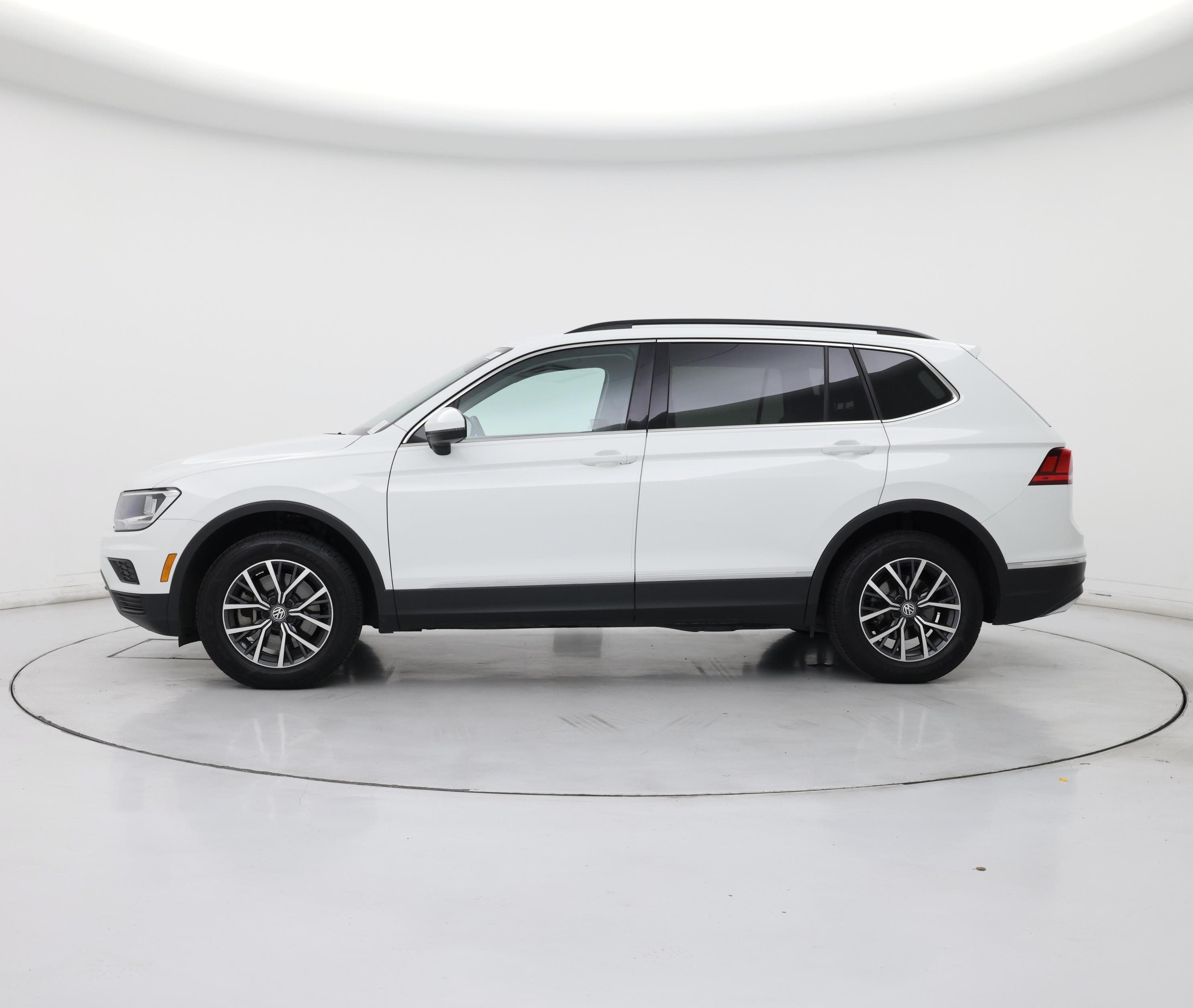 Thumbnail: 2020 Volkswagen Tiguan - 3