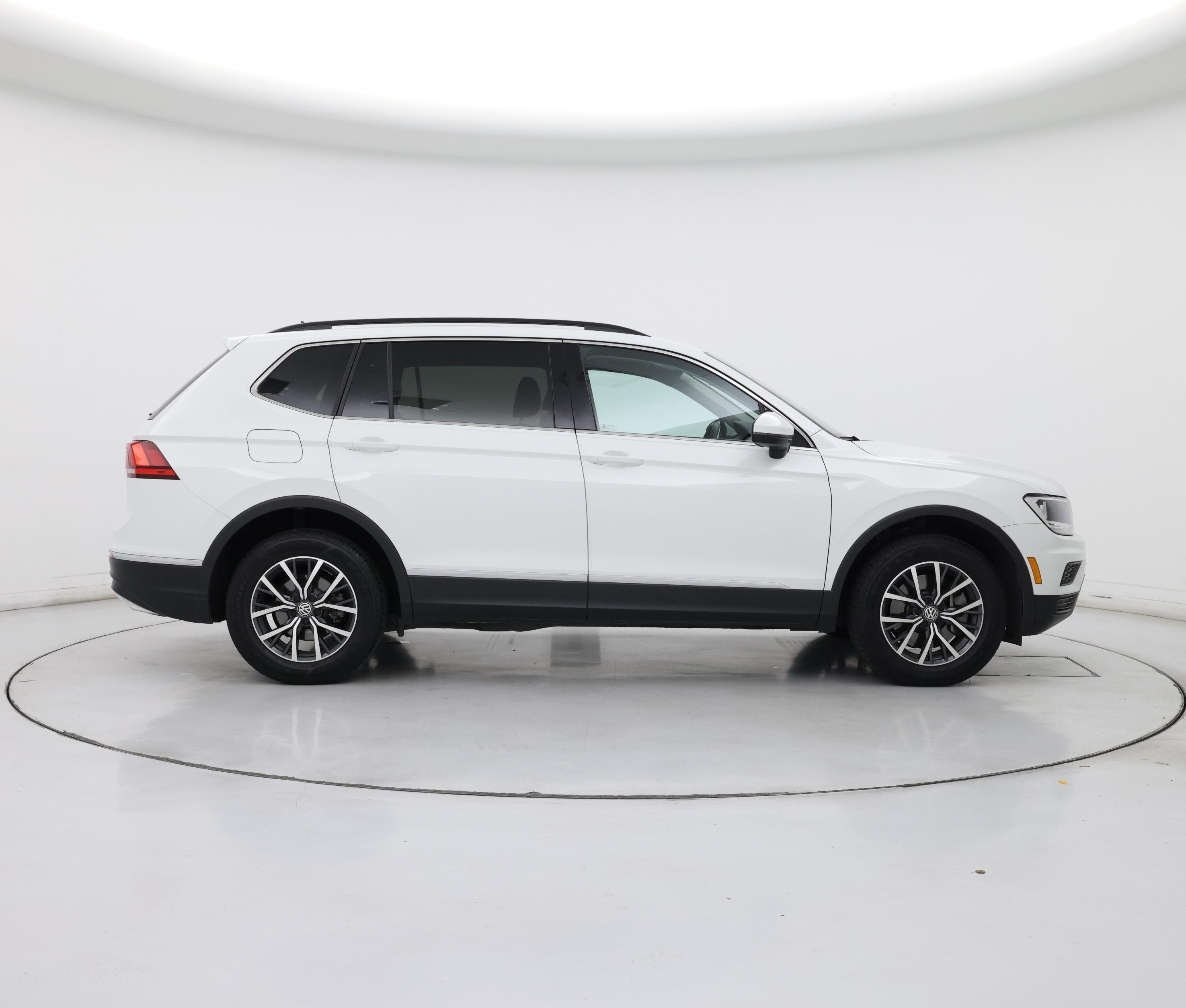 Thumbnail: 2020 Volkswagen Tiguan - 7
