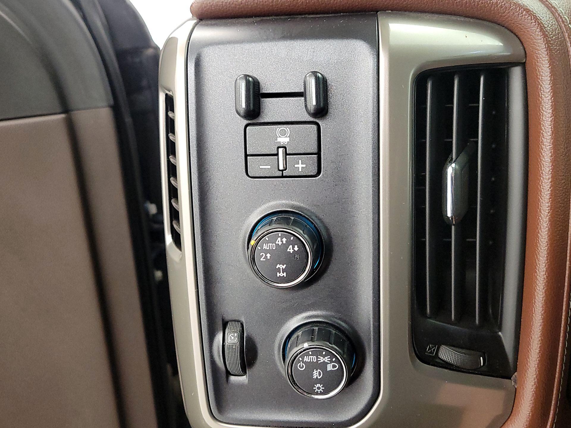 Thumbnail: 2016 Chevrolet Silverado 1500 - 13