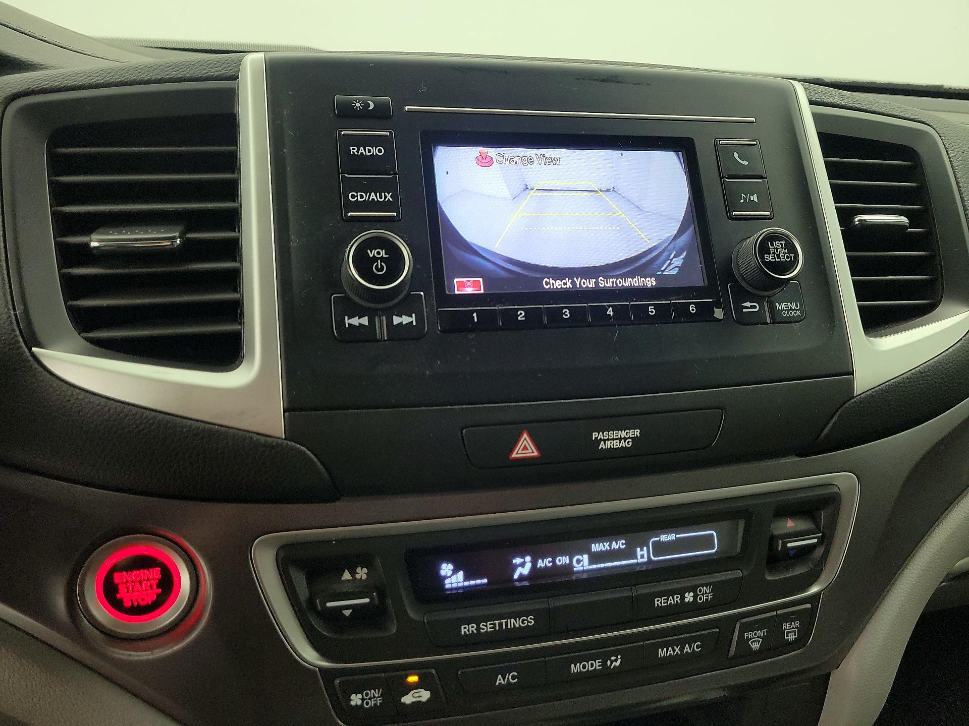 Thumbnail: 2016 Honda Pilot - 14