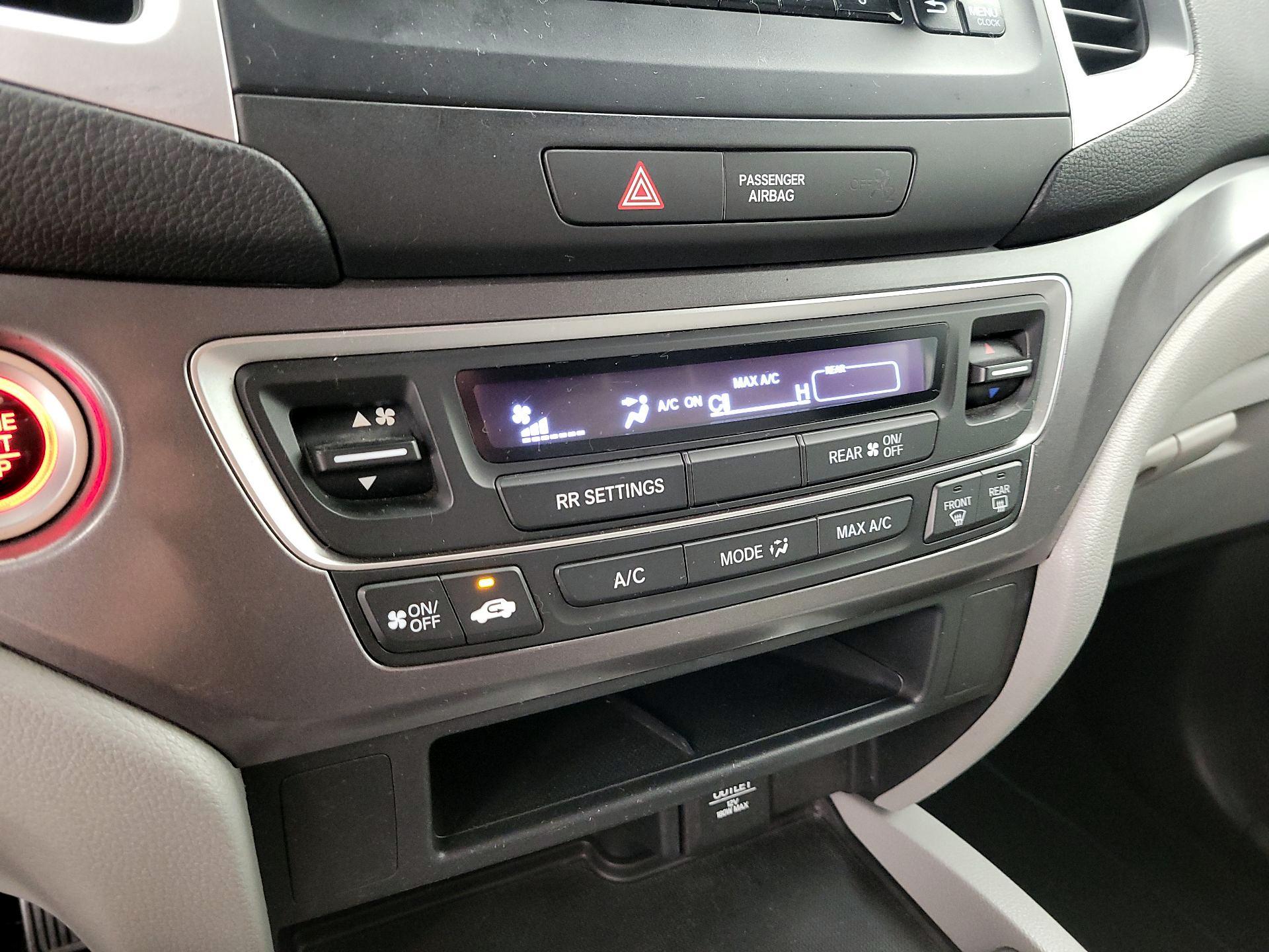 Thumbnail: 2016 Honda Pilot - 16