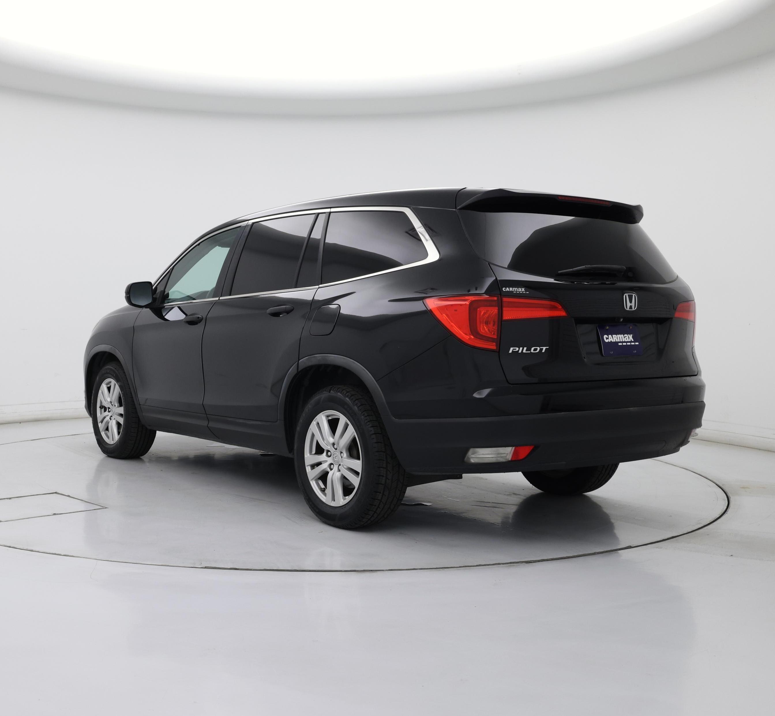 Thumbnail: 2016 Honda Pilot - 2